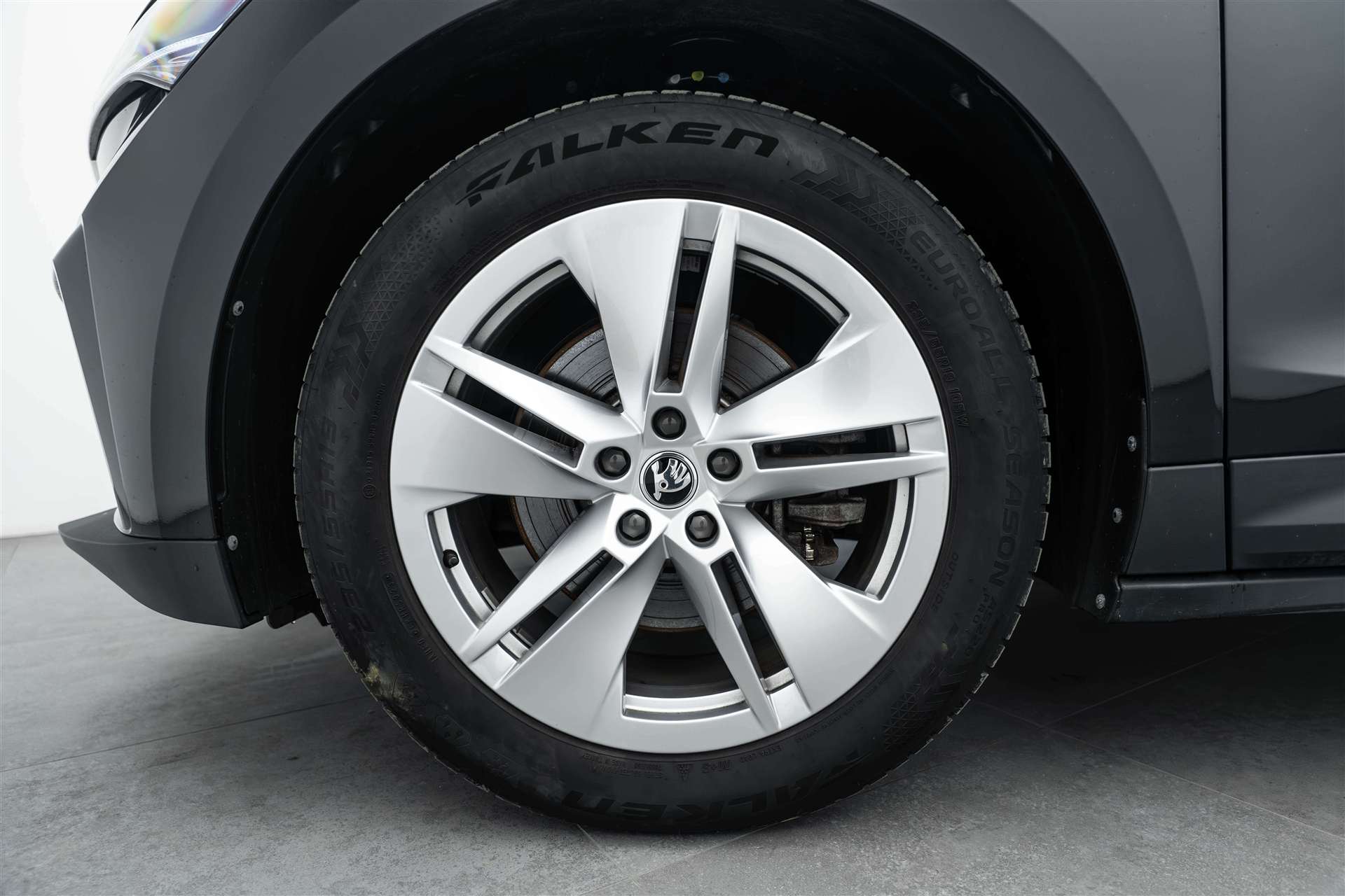 SKODA Enyaq iV 60-image-5