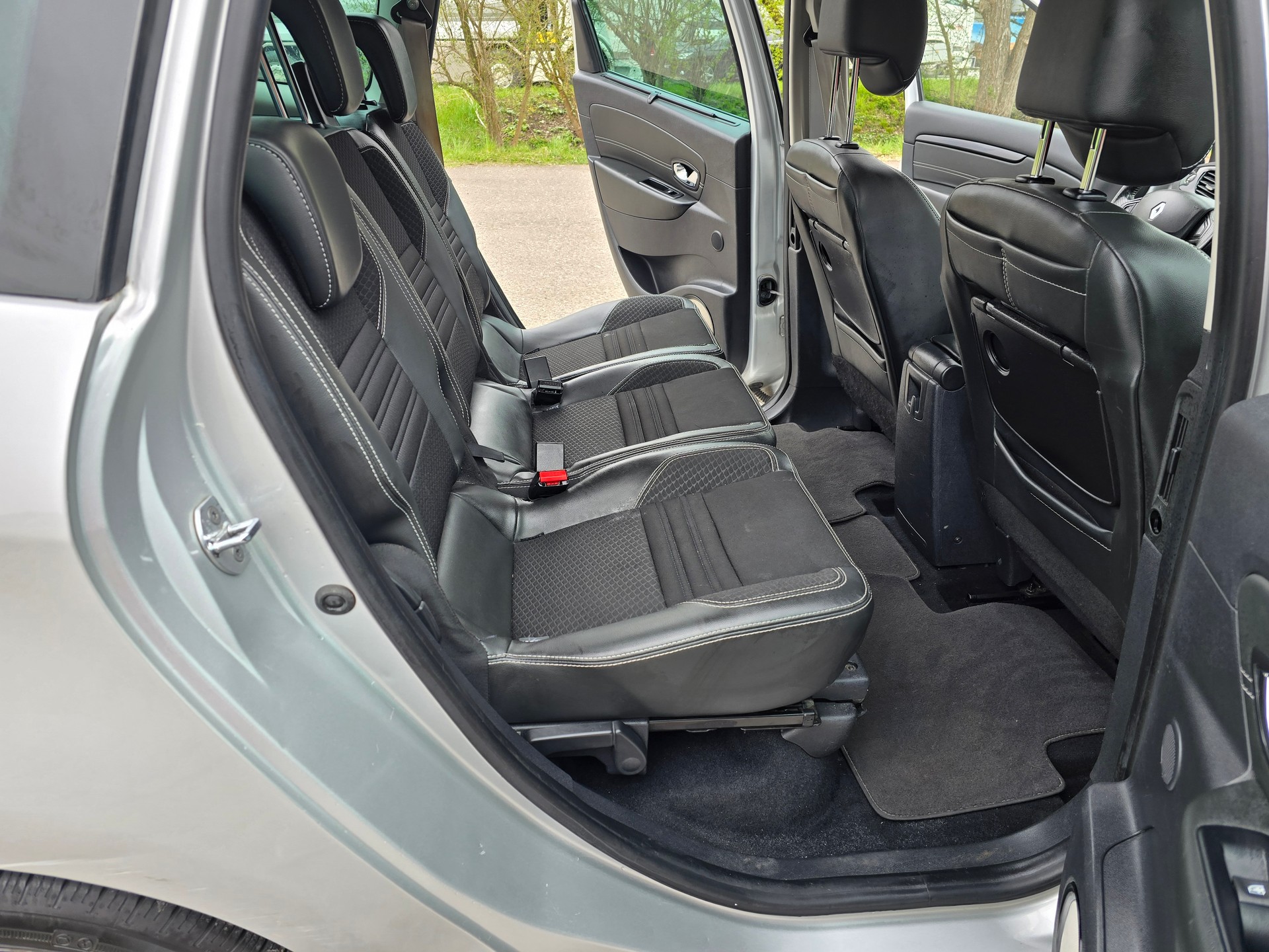 RENAULT Grand Scénic 1.6 dCi Bose-image-14