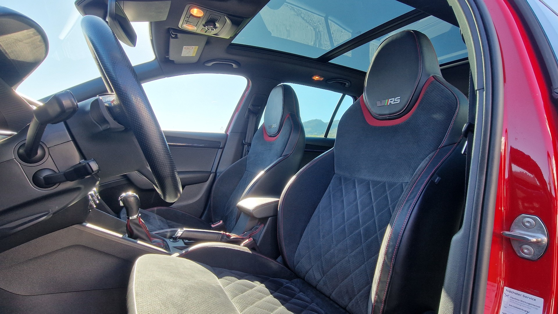 SKODA Octavia Combi 2.0 TSI RS DSG-image-6