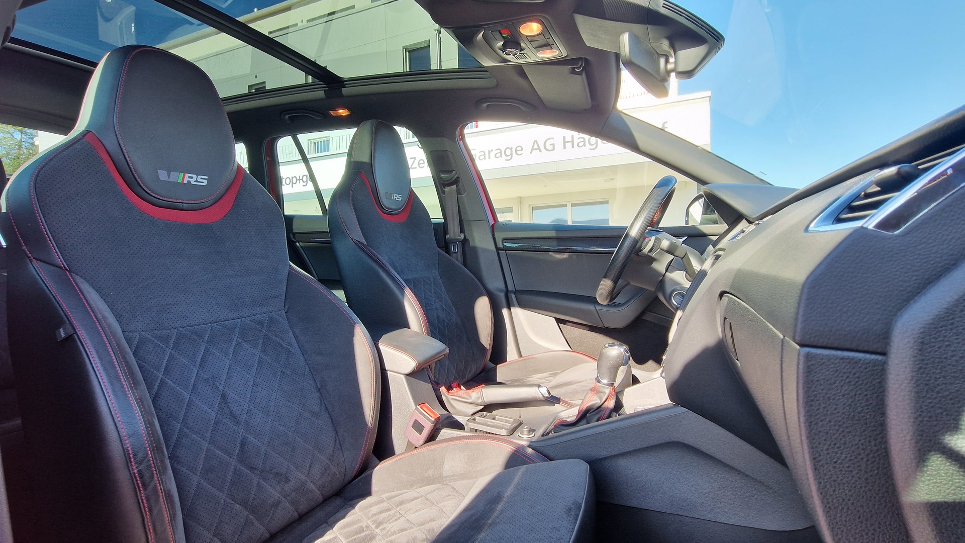 SKODA Octavia Combi 2.0 TSI RS DSG-image-10