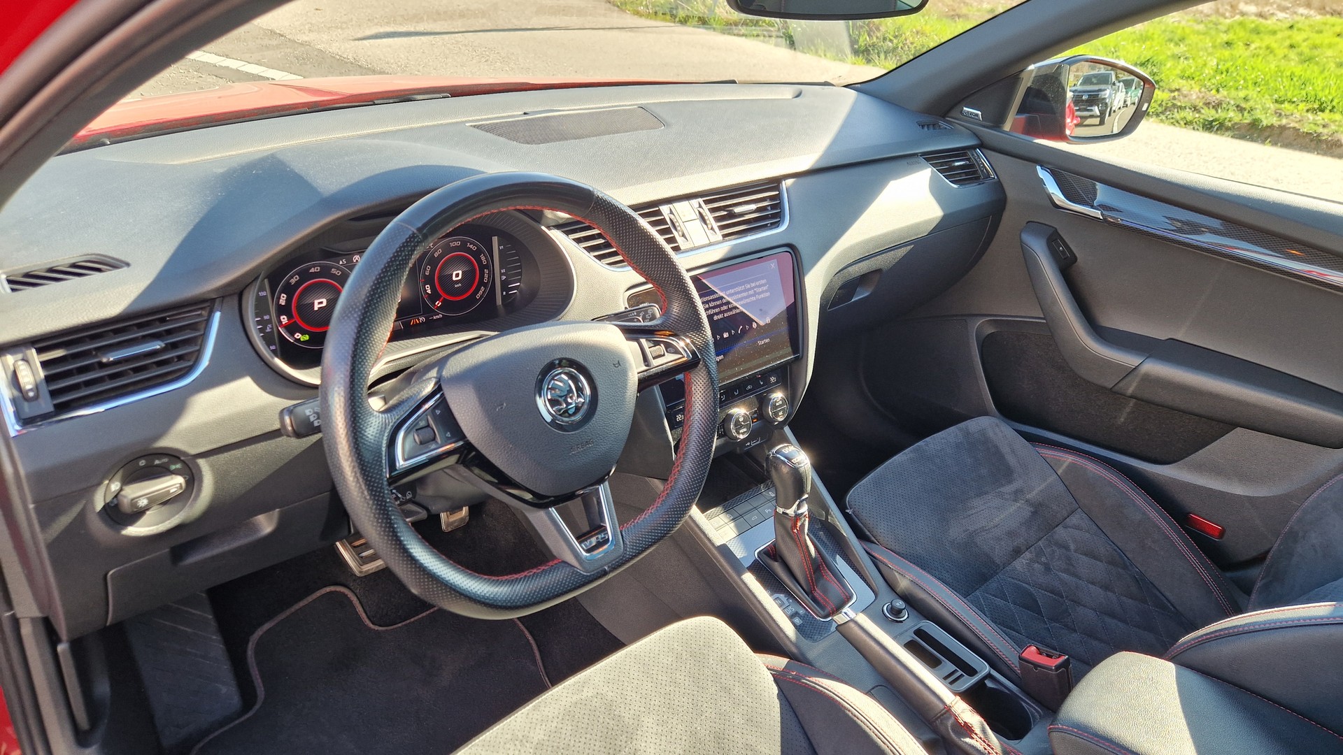 SKODA Octavia Combi 2.0 TSI RS DSG-image-7