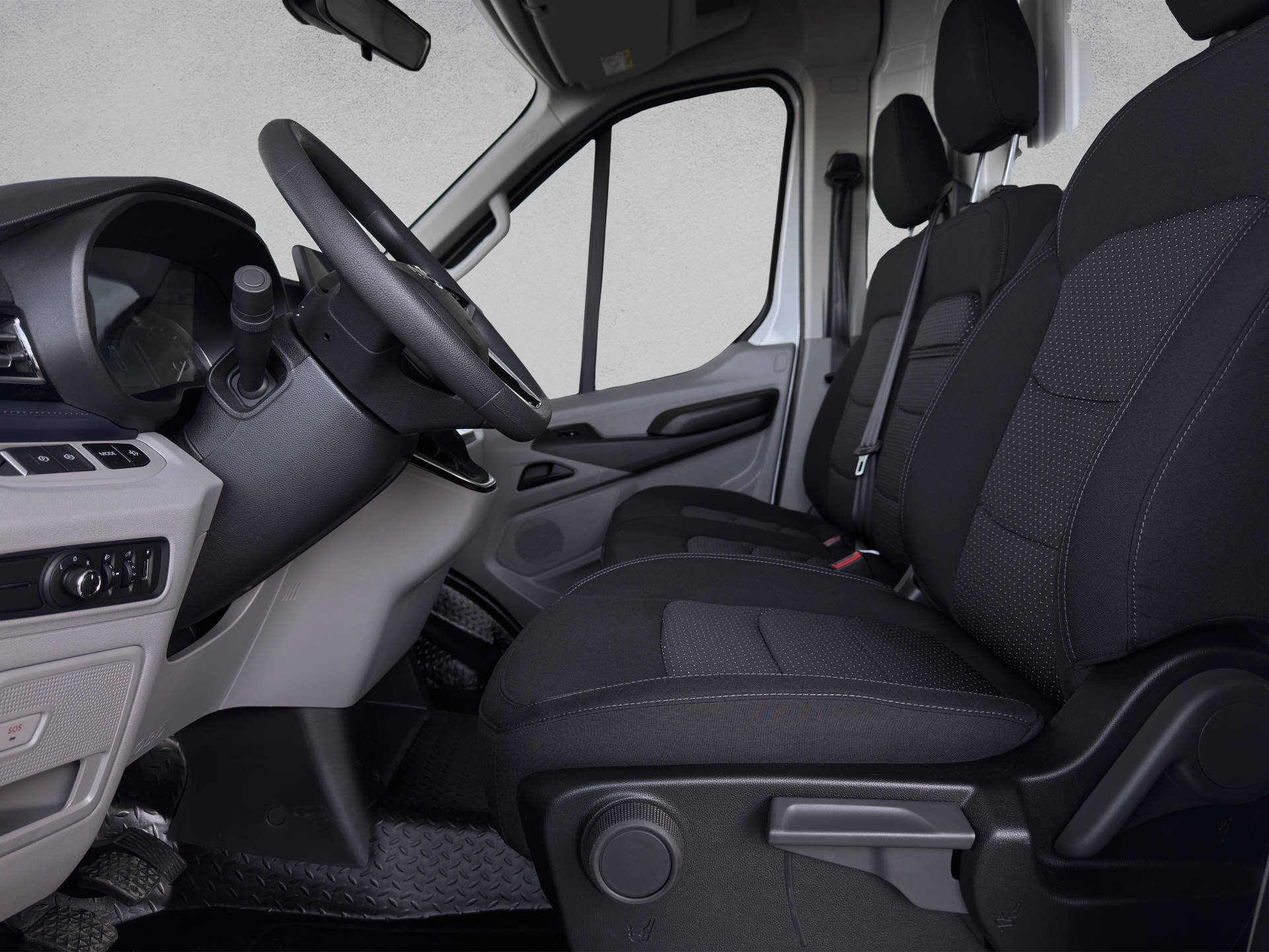 MAXUS Deliver 9 Kaw. L3H2 2.0 TD Comfort-image-13