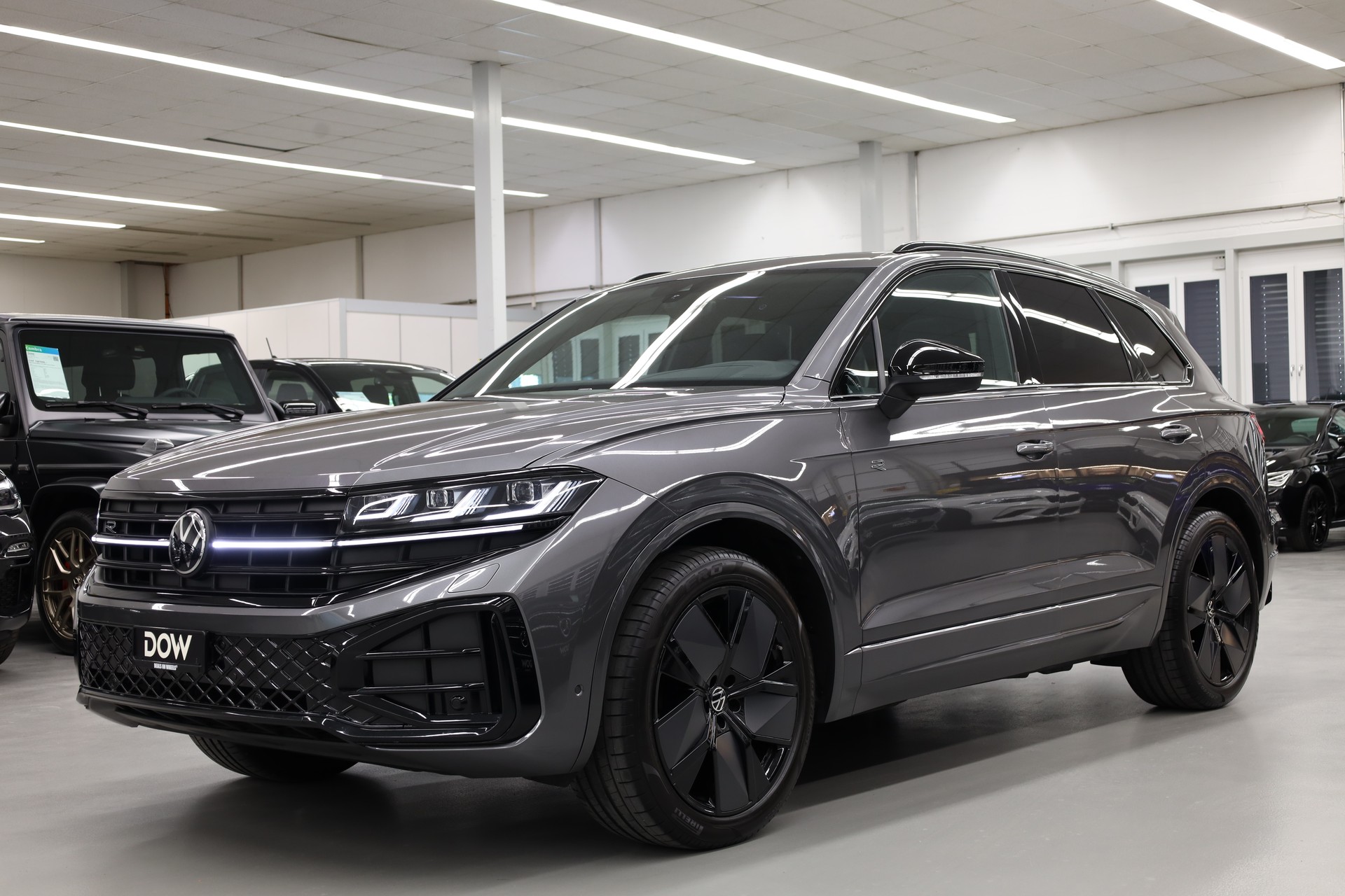 VW Touareg 3.0 V6 TDI 286 R-Line-showroom-element-1