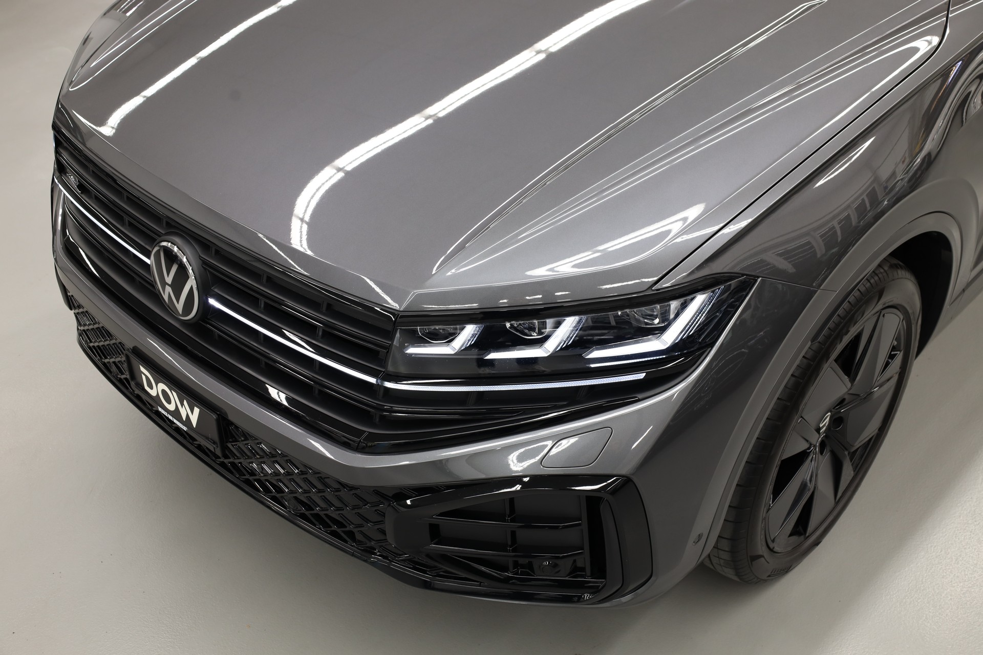 VW Touareg 3.0 V6 TDI 286 R-Line-showroom-element-3