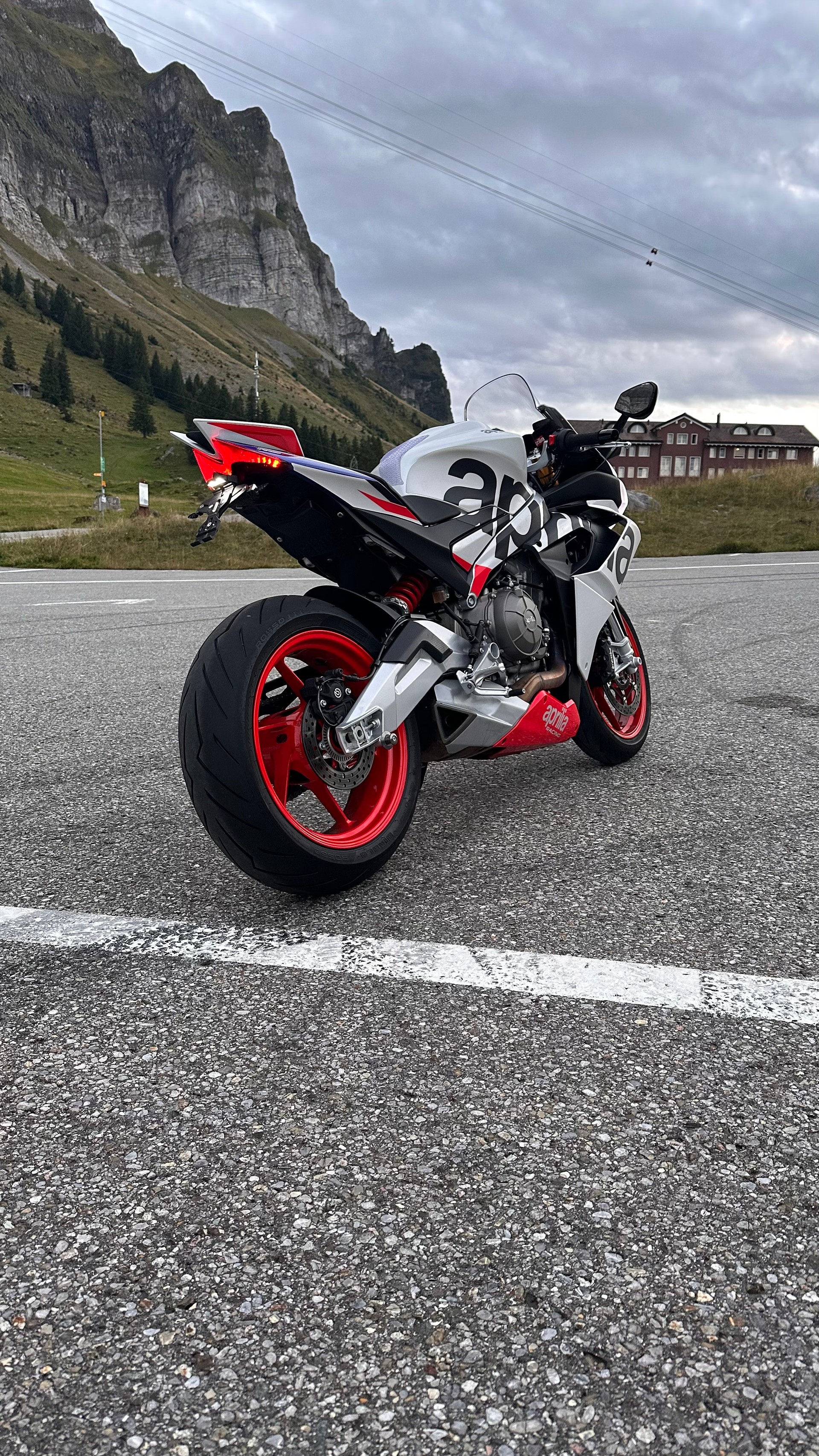 APRILIA RS 660 Limited Edition-image-4
