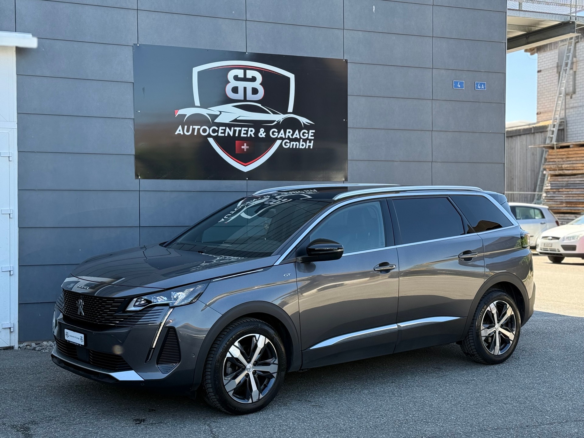 PEUGEOT 5008 1.5 BlueHDi GT Pack EAT8 °° 7 Plätzer °°-showroom-element-2