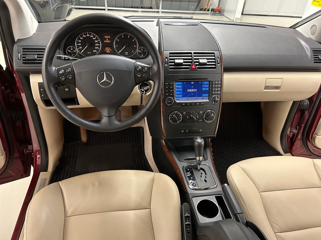 MERCEDES-BENZ A 200 T Elégance-image-8