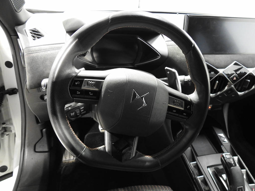 DS AUTOMOBILES DS3 Crossback 1.2 PureTech 155 Performan-image-5