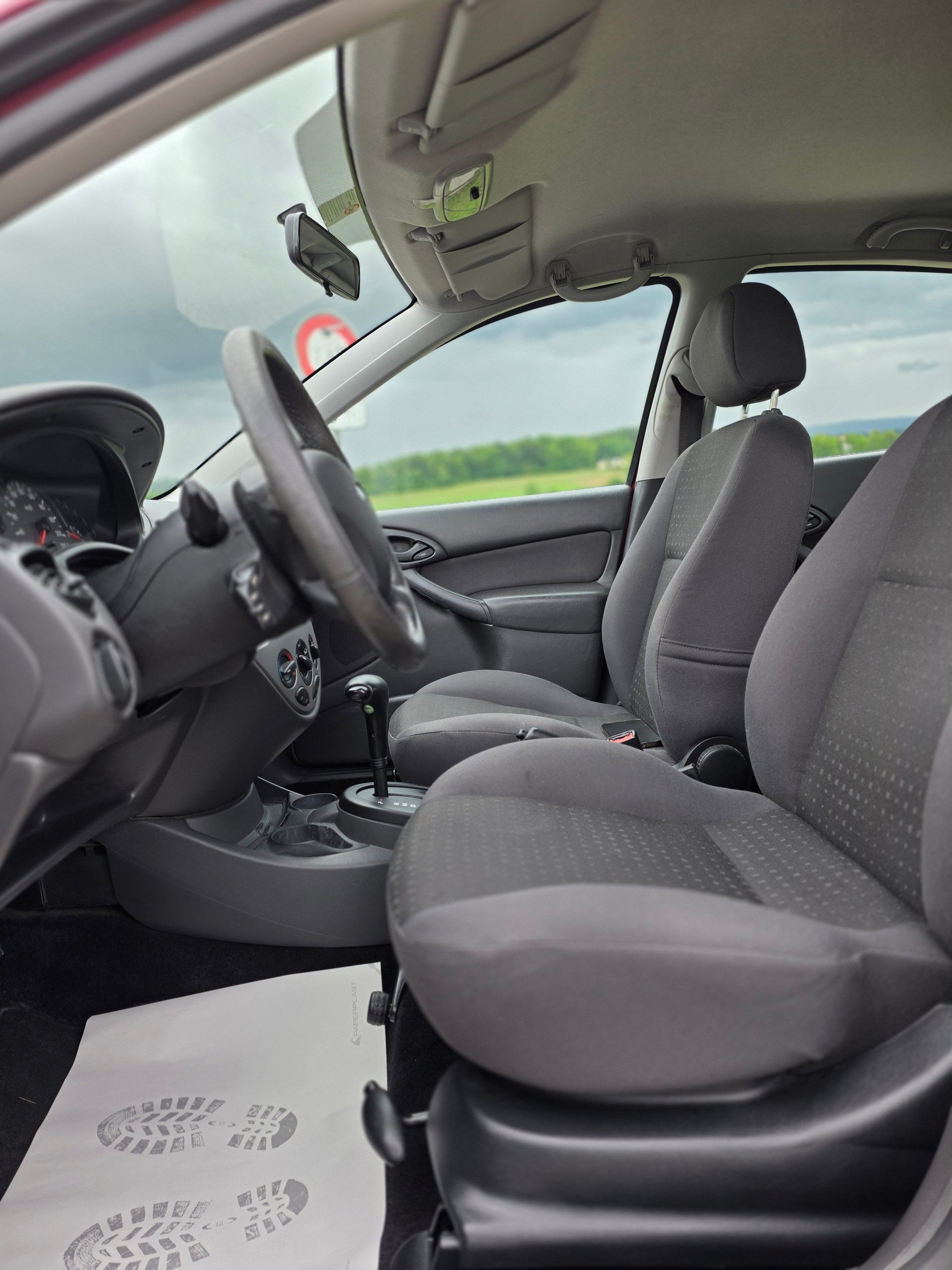 FORD Focus 1.6i 16V Champion-image-9