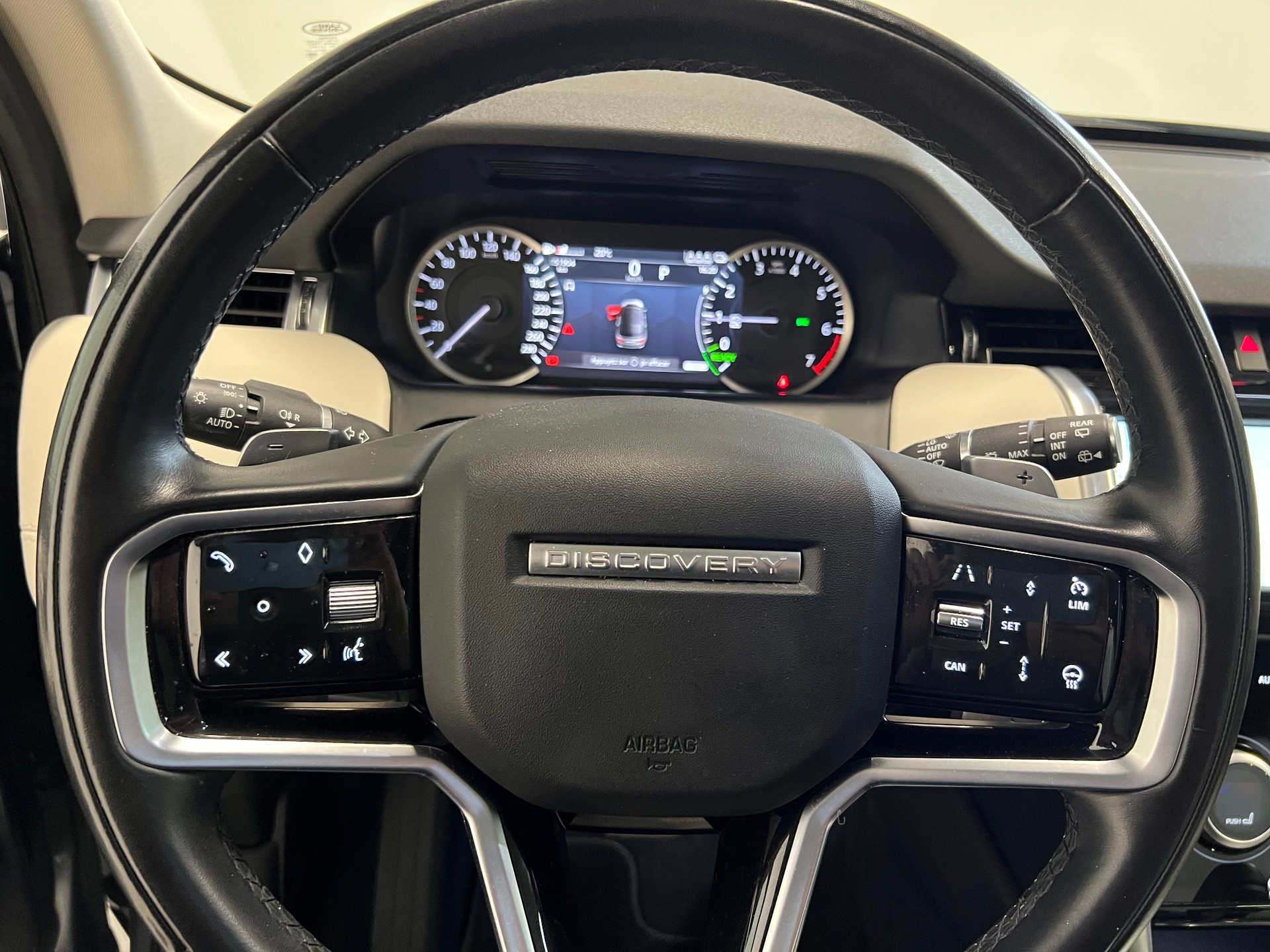 LAND ROVER Discovery Sport 1.5 T 300e R-Dynamic HSE-showroom-element-3