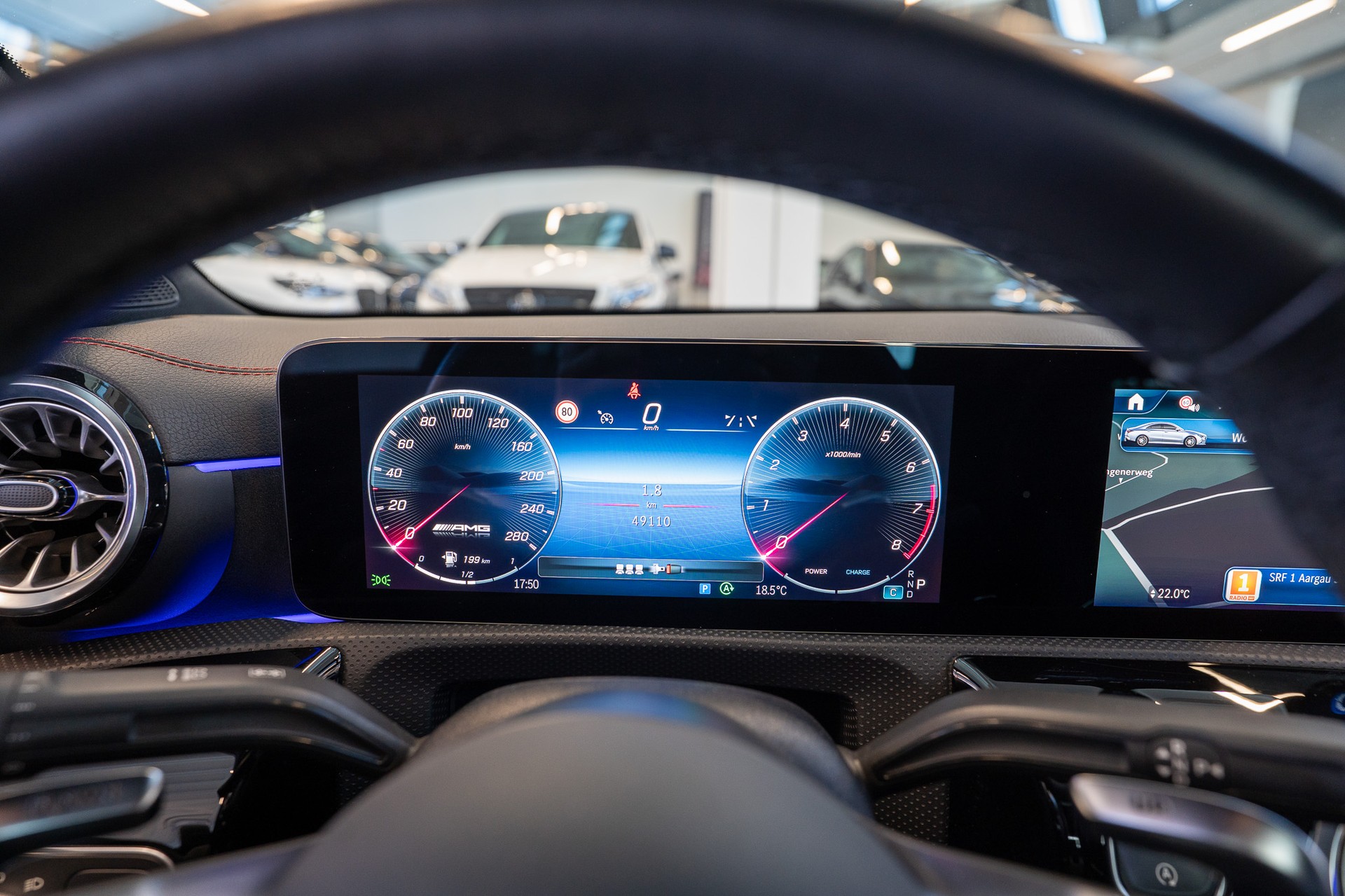 MERCEDES-BENZ CLA 35 AMG 4matic / Facelift / Ambiente-Beleuchtung / Navi-image-19