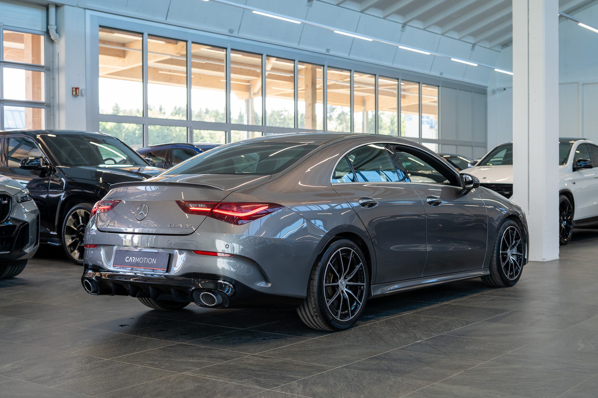 MERCEDES-BENZ CLA 35 AMG 4matic / Facelift / Ambiente-Beleuchtung / Navi-image-6