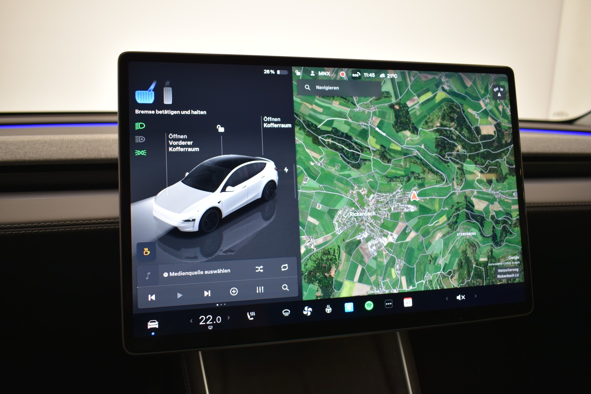 TESLA Model Y Premium Long Range AWD, Made in Berlin-image-18