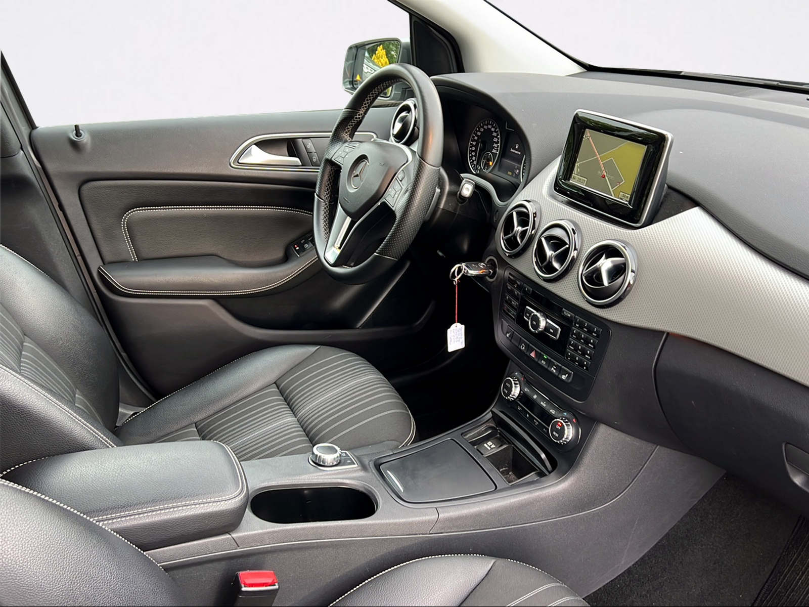 MERCEDES-BENZ B 220 4Matic 7G-DCT-image-1