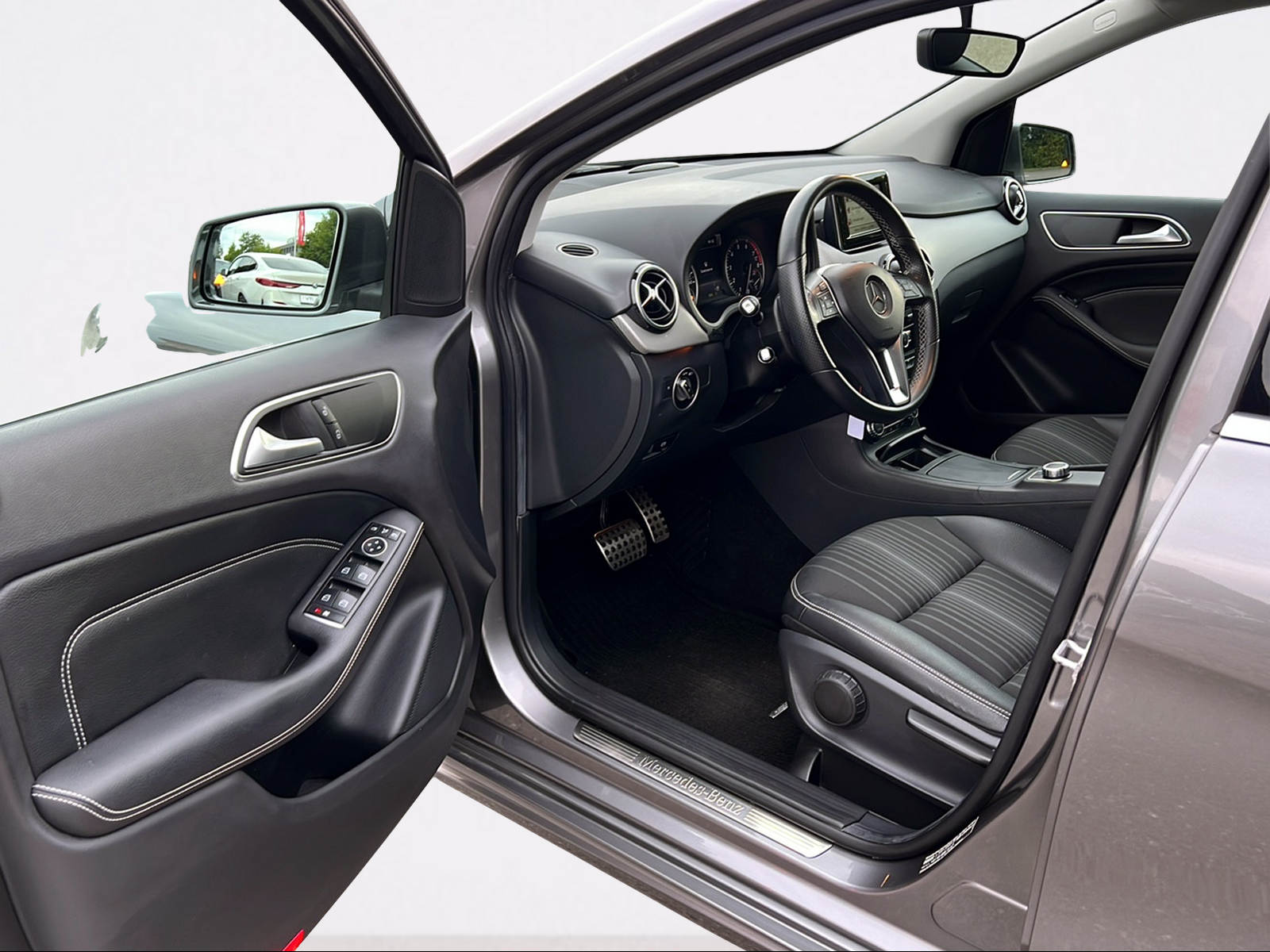MERCEDES-BENZ B 220 4Matic 7G-DCT-image-8