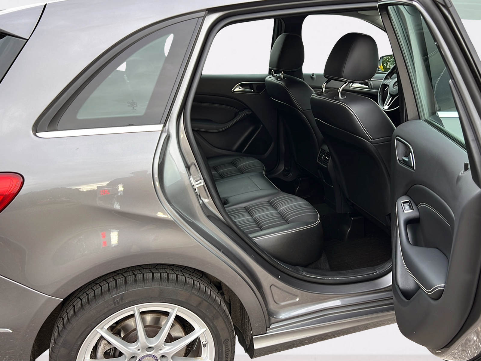 MERCEDES-BENZ B 220 4Matic 7G-DCT-image-6