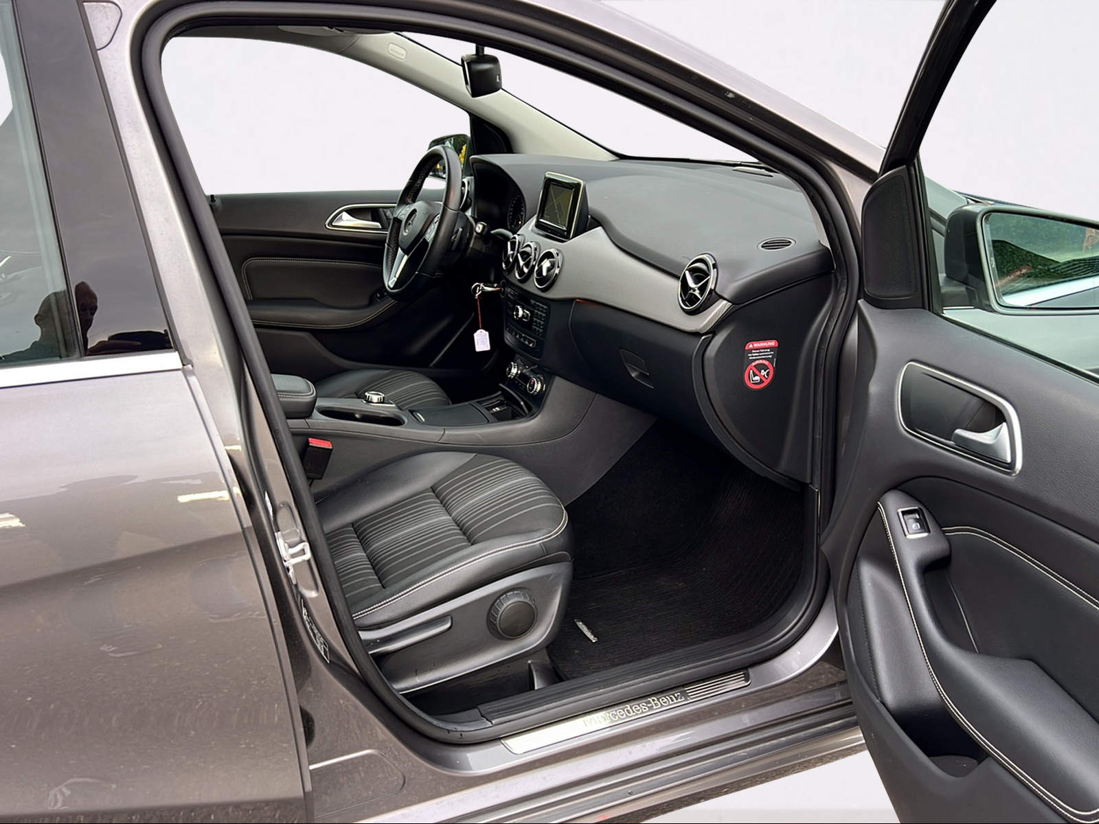 MERCEDES-BENZ B 220 4Matic 7G-DCT-image-2