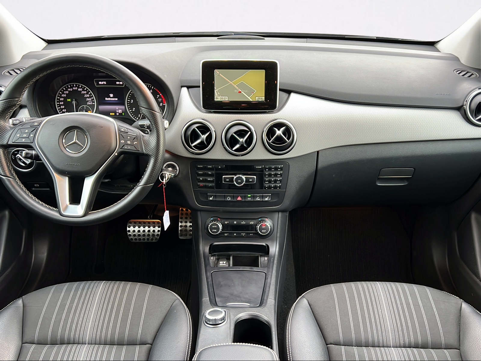 MERCEDES-BENZ B 220 4Matic 7G-DCT-image-3