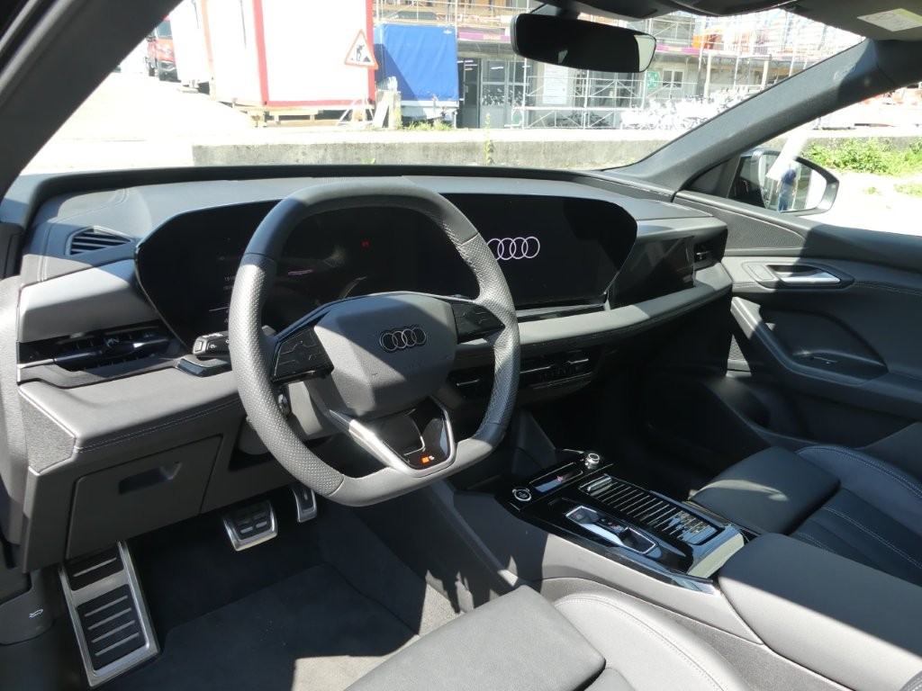 AUDI Q6 e-tron quattro-image-6