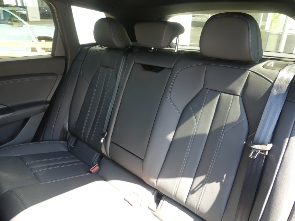 AUDI Q6 e-tron quattro-image-11