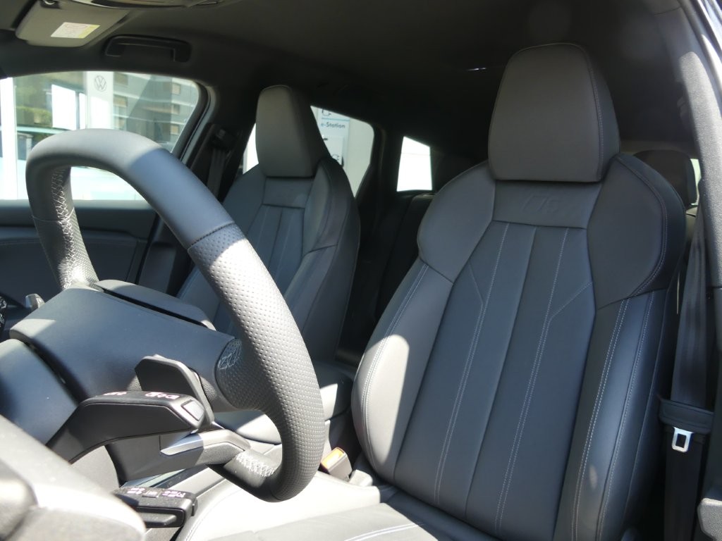AUDI Q6 e-tron quattro-image-9