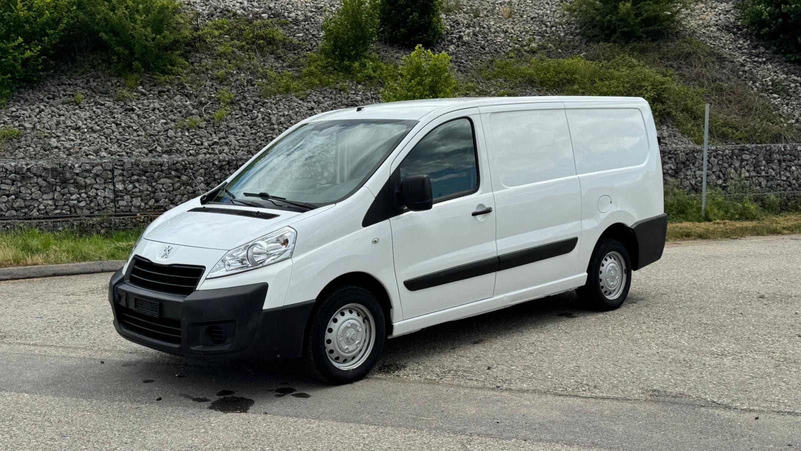 PEUGEOT Expert 2.0 HDi 229 L2H1
