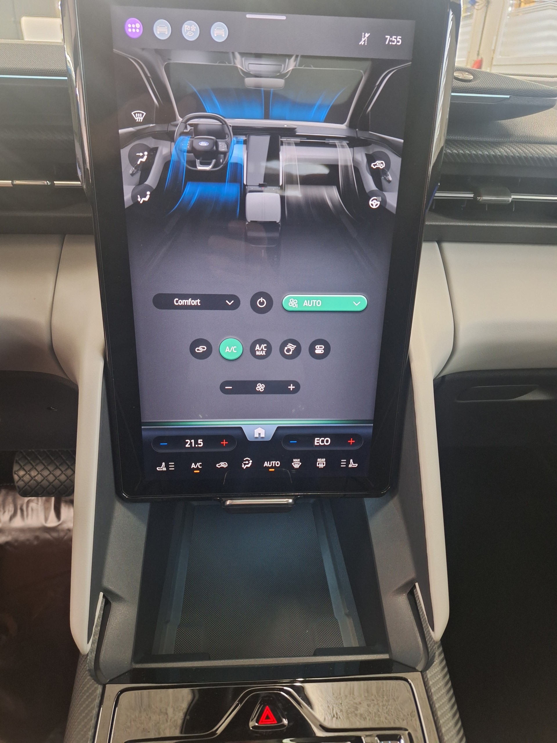 FORD Explorer Elektro 77kWh Dual Extended Range Premium AWD⚡CH-Auslieferung mit Herstellergarantie bis Okt.2027 / Anhängerkupplung⚡-image-19