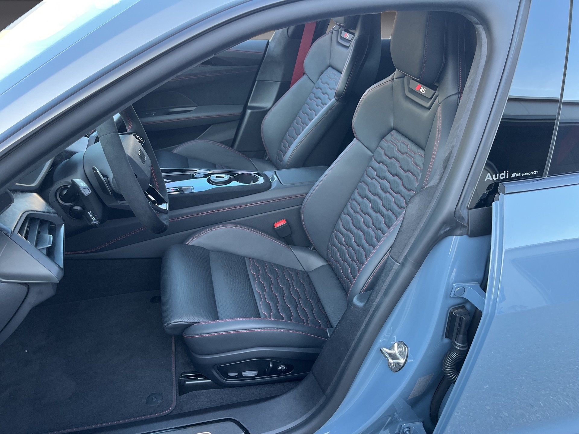 AUDI RS e-tron GT performance quattro*Keramik-Bremsen, Sportsitze, Head-up, (5-Jahre Garantie)-image-7