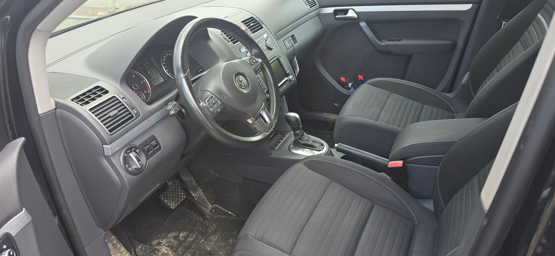 VW Touran 1.6 TDI BMT Comfortline DSG-image-8