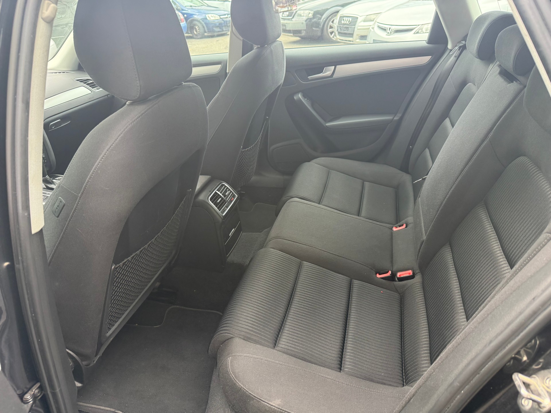 AUDI A4 Avant 1.8 TFSI multitronic-image-8