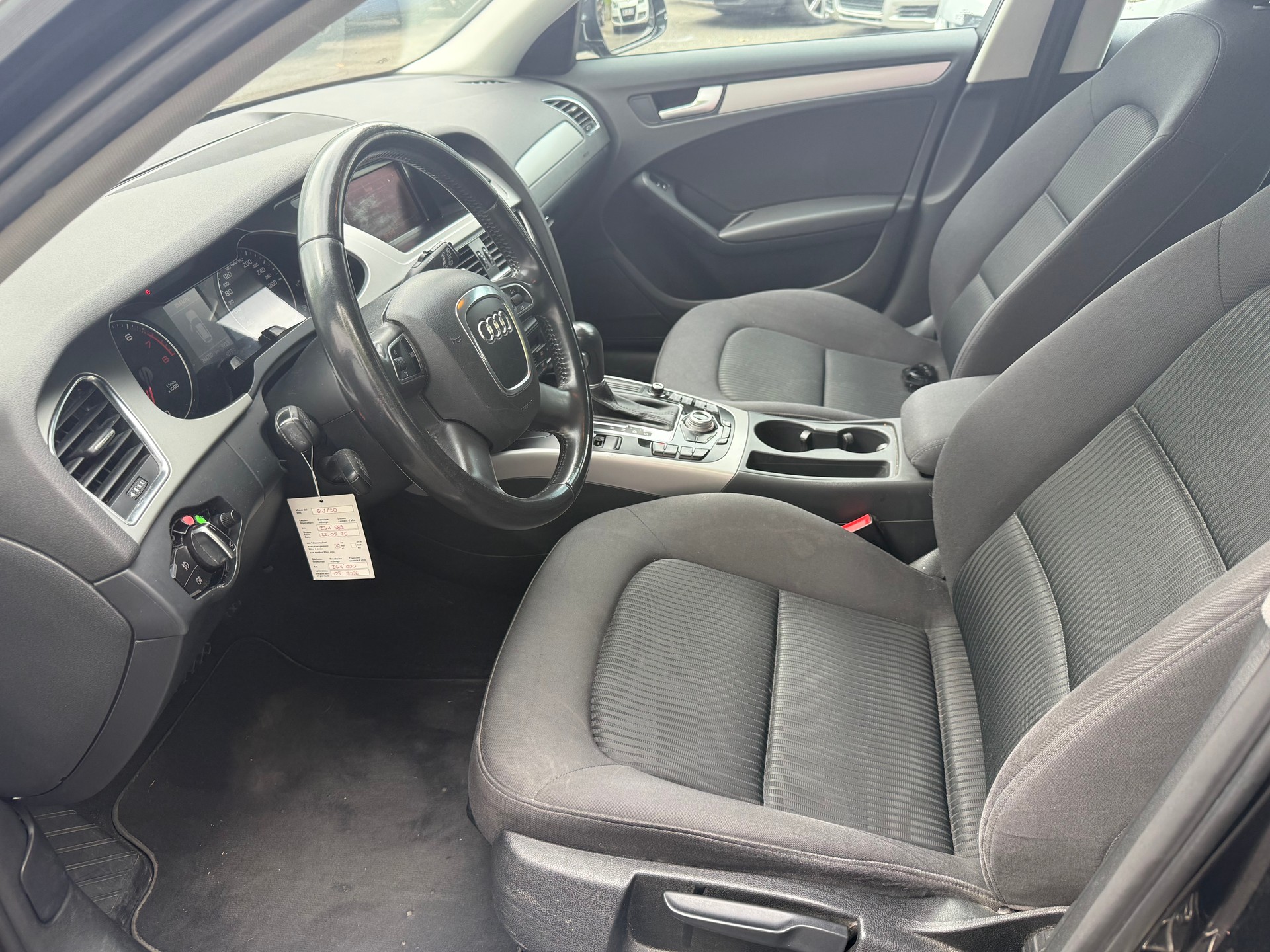AUDI A4 Avant 1.8 TFSI multitronic-image-11