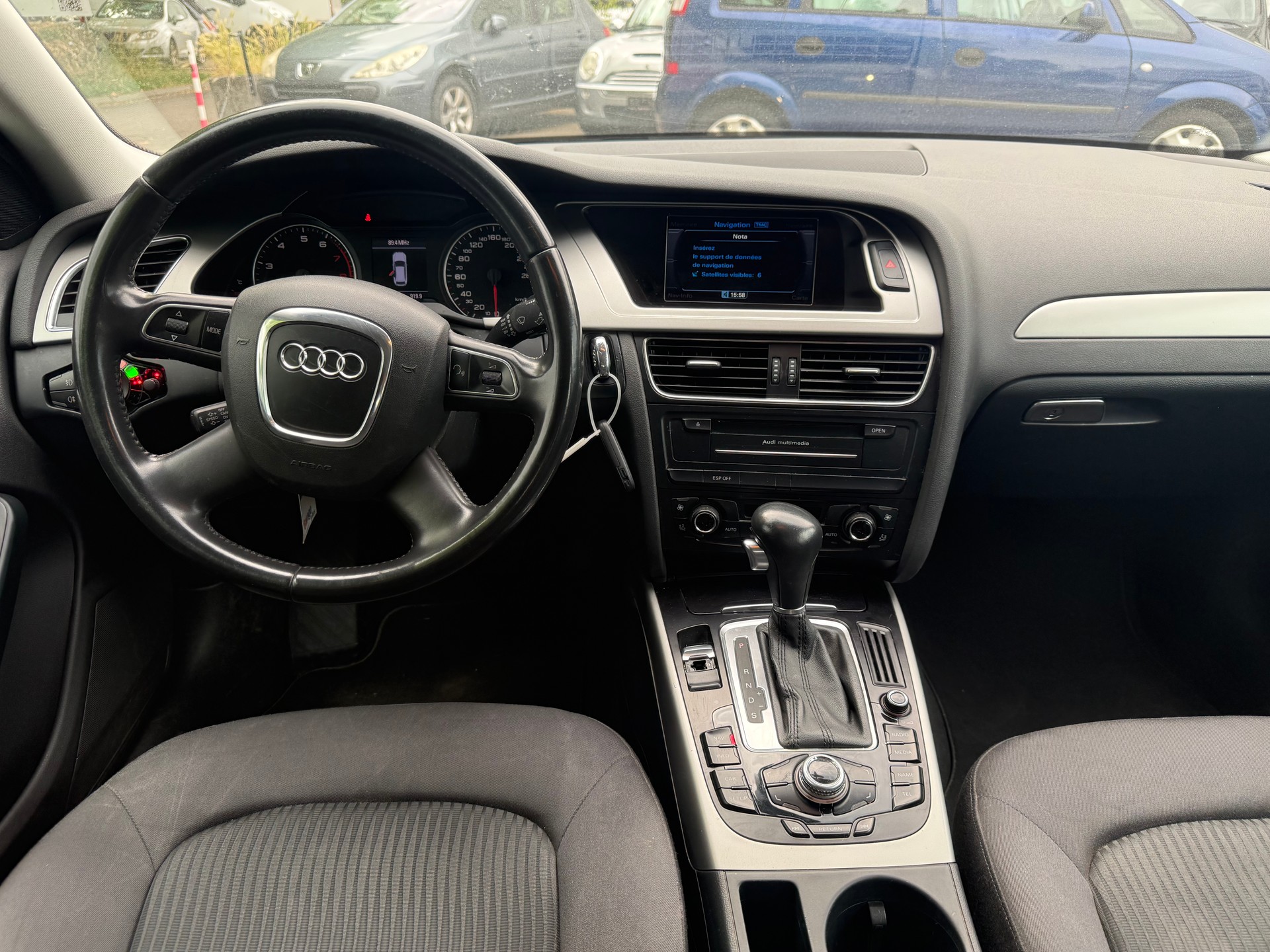 AUDI A4 Avant 1.8 TFSI multitronic-image-9