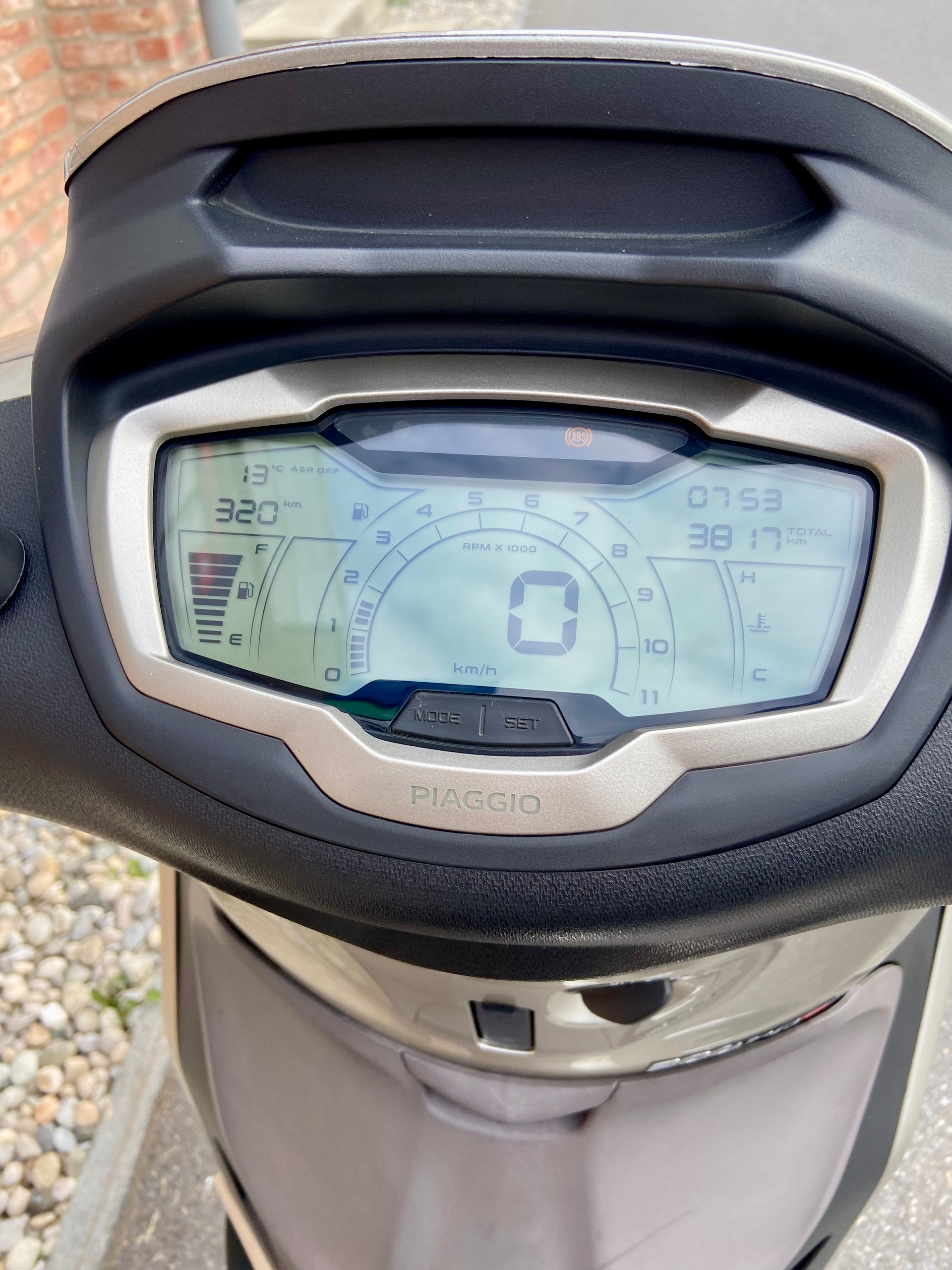PIAGGIO Beverly 300-image-6