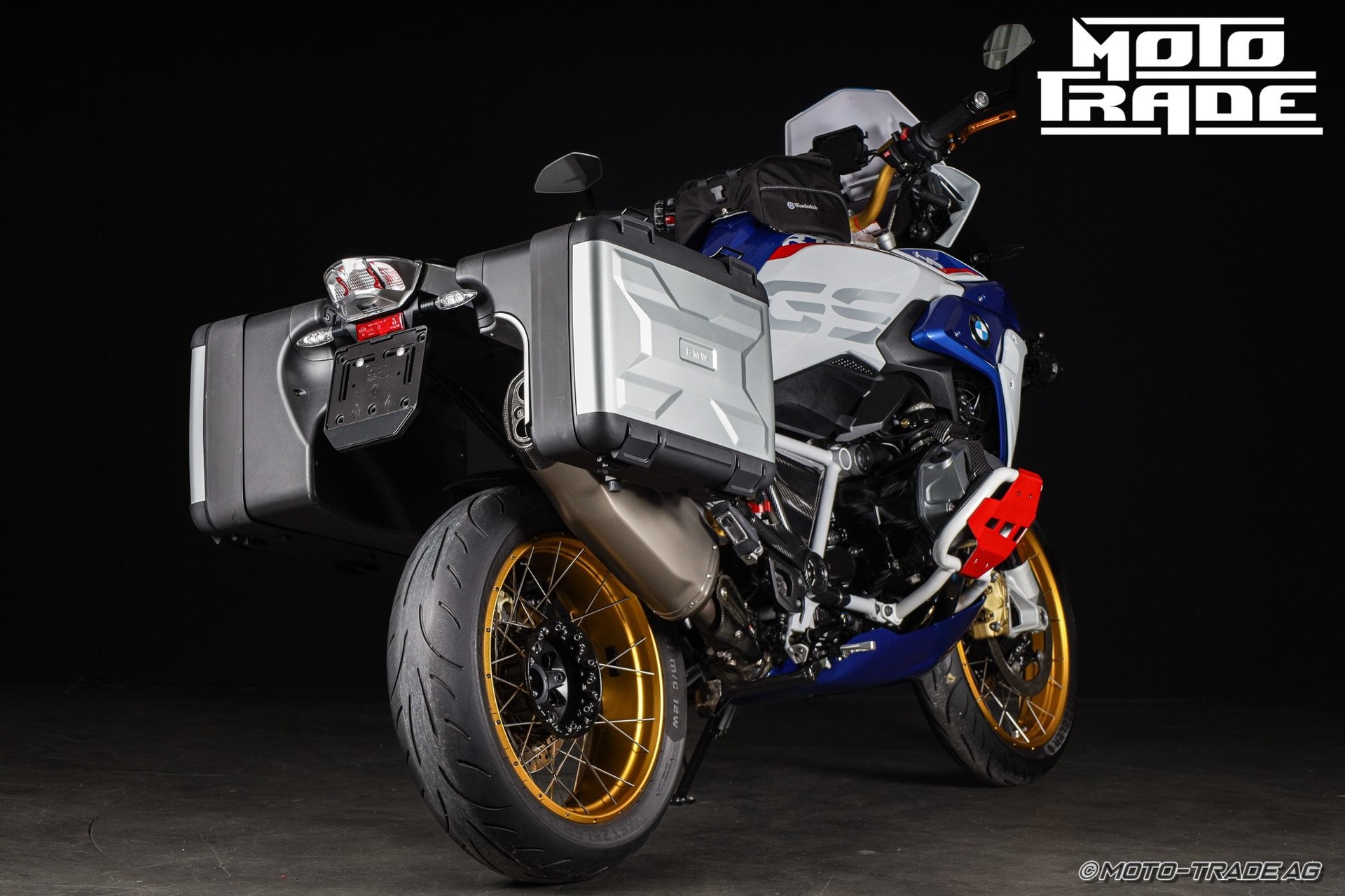 BMW R 1250 GS ABS HP4 DESIGN AKRAPOVIC-image-2