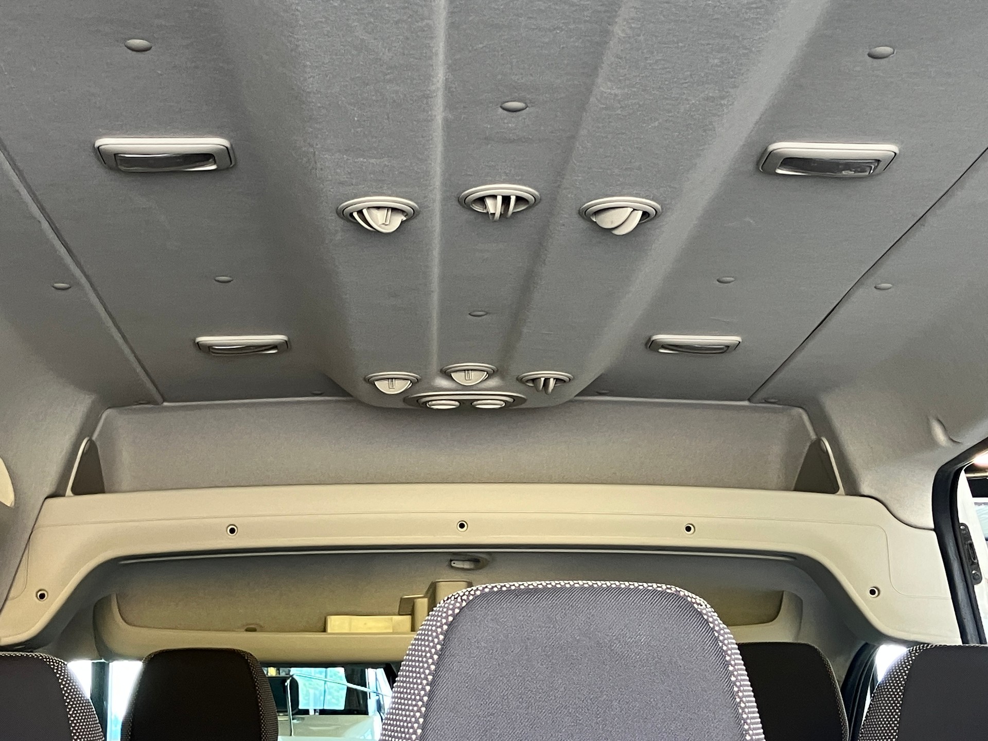 PEUGEOT Boxer 2.0 BlueHDI 333 Allure L2H2 9 Plätze-image-18
