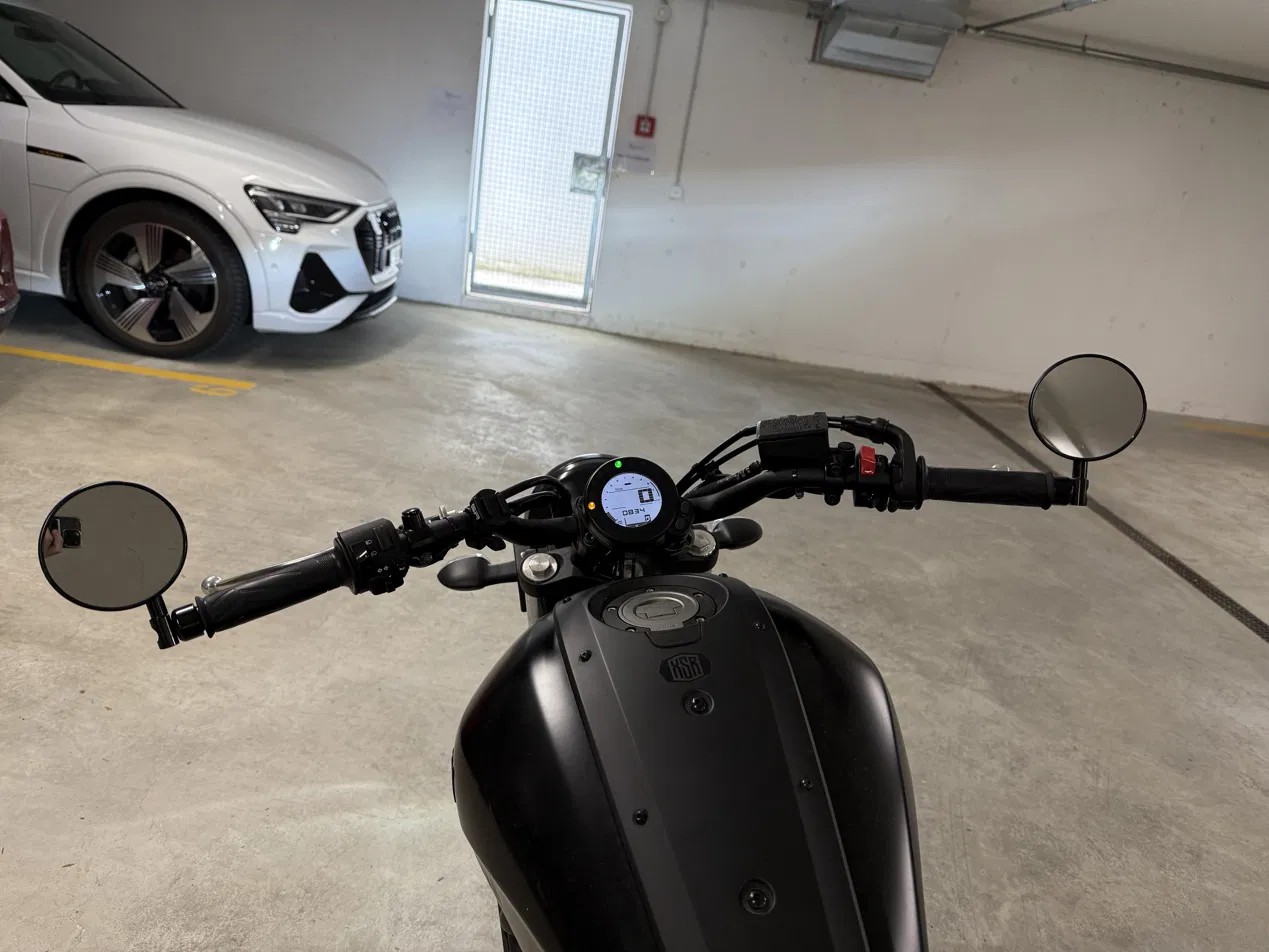 YAMAHA XSR 700-image-2