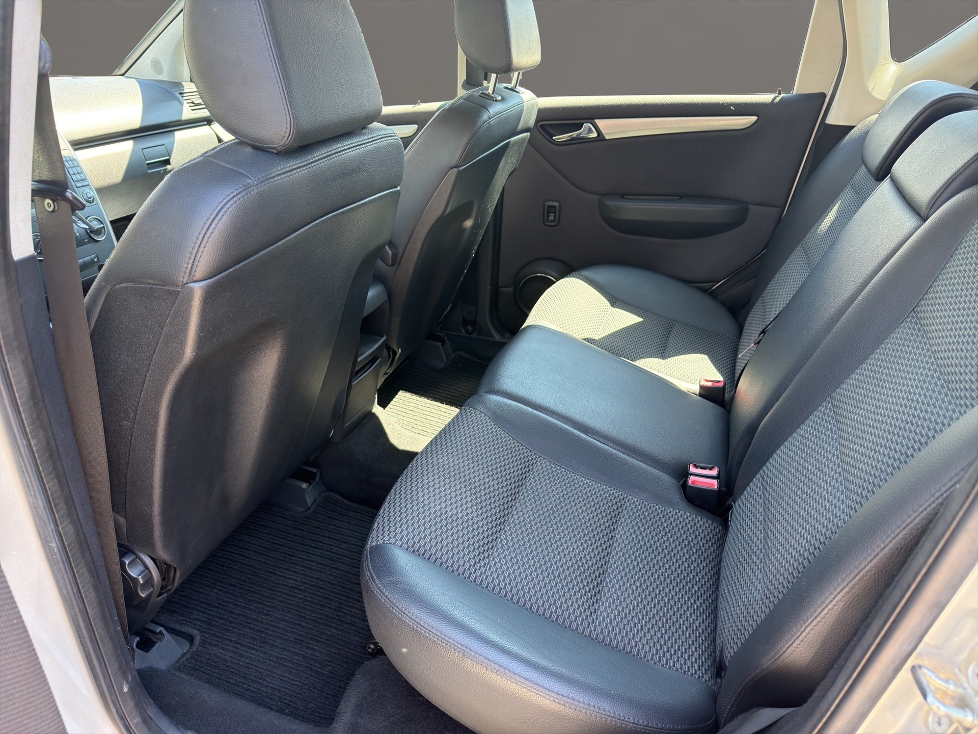 MERCEDES-BENZ A 180 CDI Avantgarde Edition Automatik-image-13
