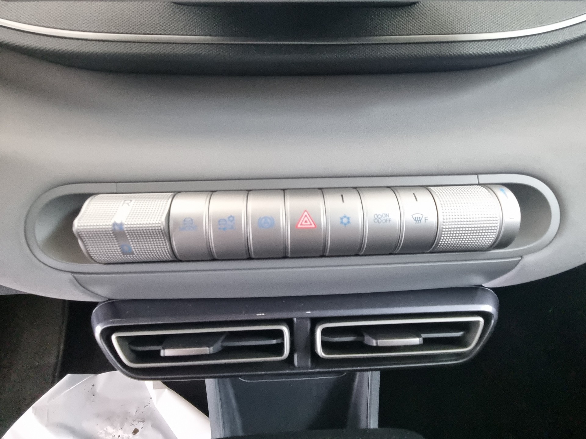 BYD Dolphin Surf 43kWh Comfort-image-14