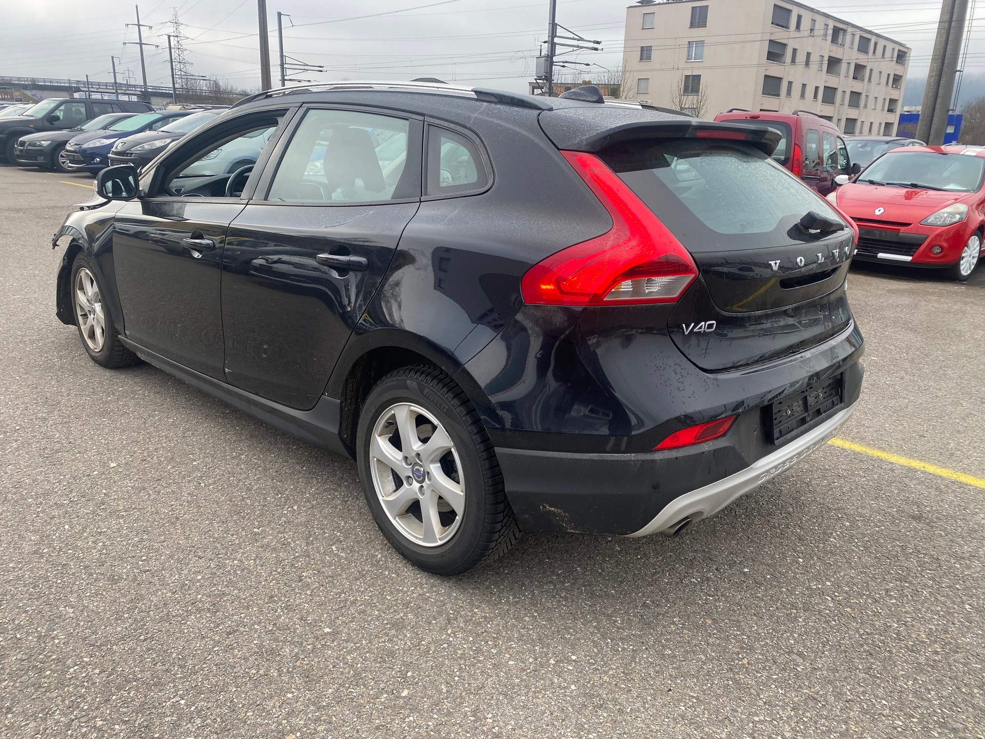 VOLVO V40 Cross Country D3 Momentum Geartronic-image-5
