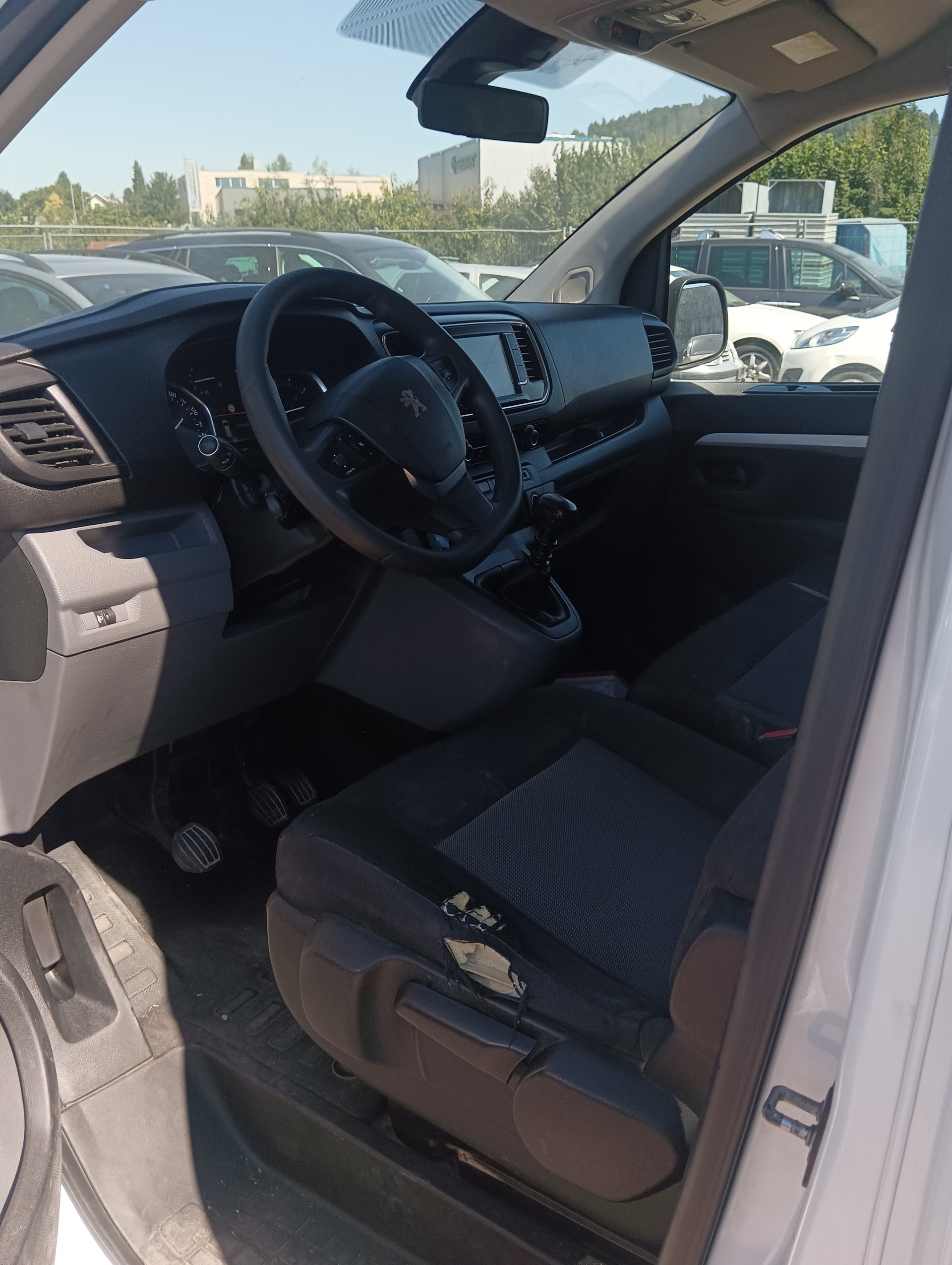 PEUGEOT EXPERT-image-5