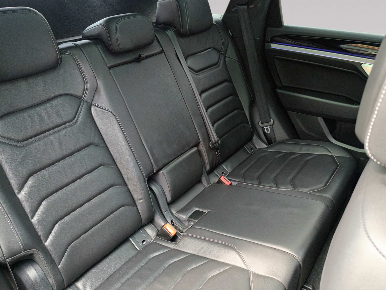 VW Touareg 3.0 TSI eHybrid R Tiptronic-image-9