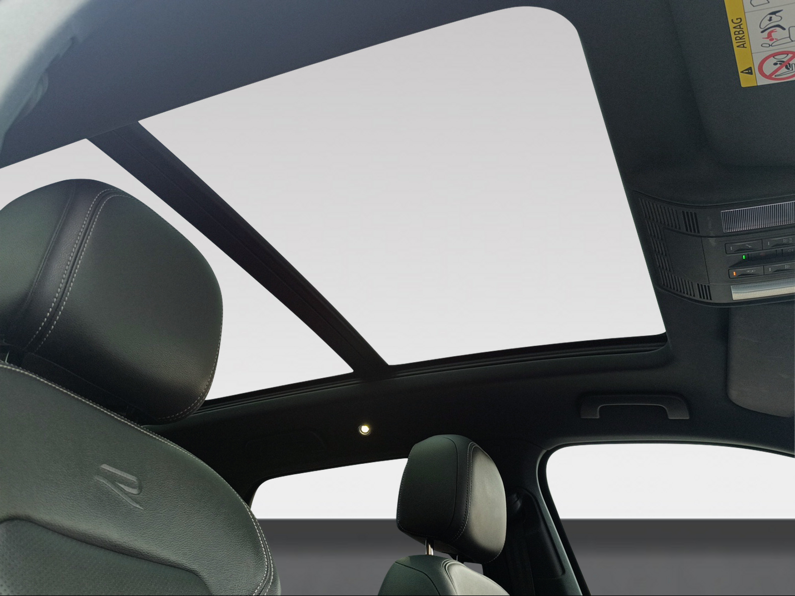 VW Touareg 3.0 TSI eHybrid R Tiptronic-image-10