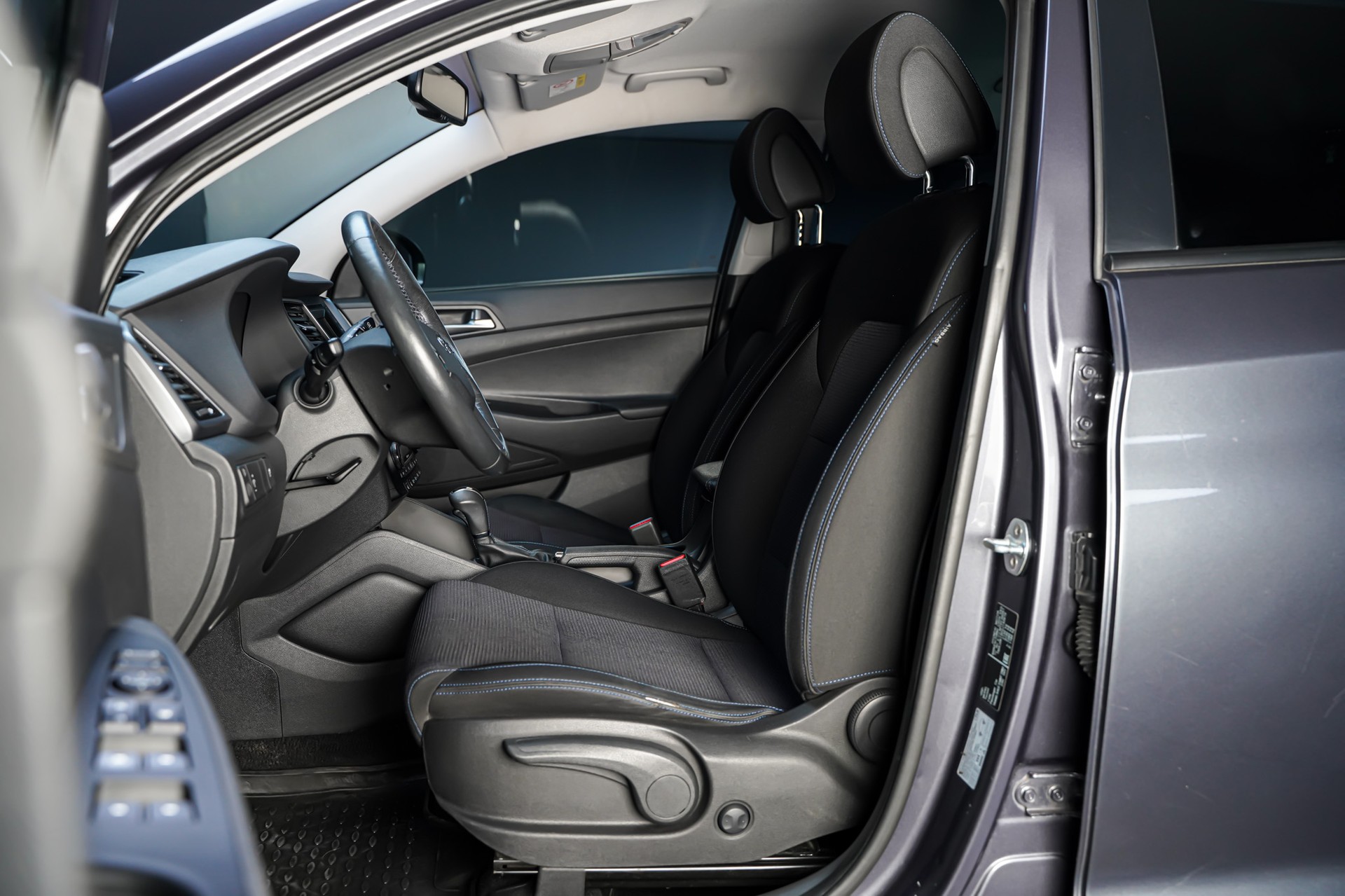 HYUNDAI Tucson 2.0 GDI 4x4 Automatic-image-9