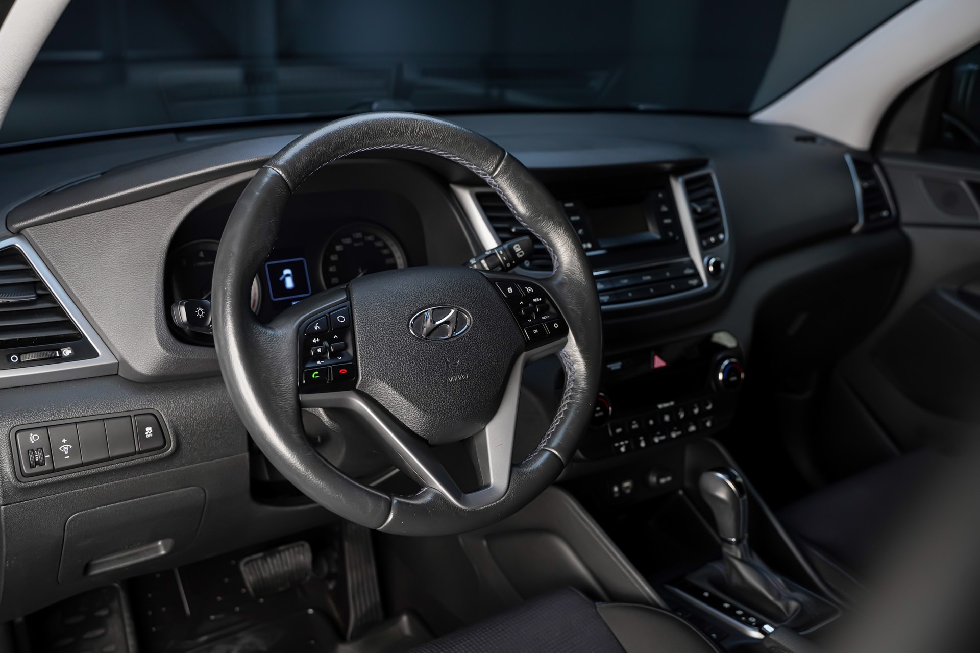 HYUNDAI Tucson 2.0 GDI 4x4 Automatic-image-8