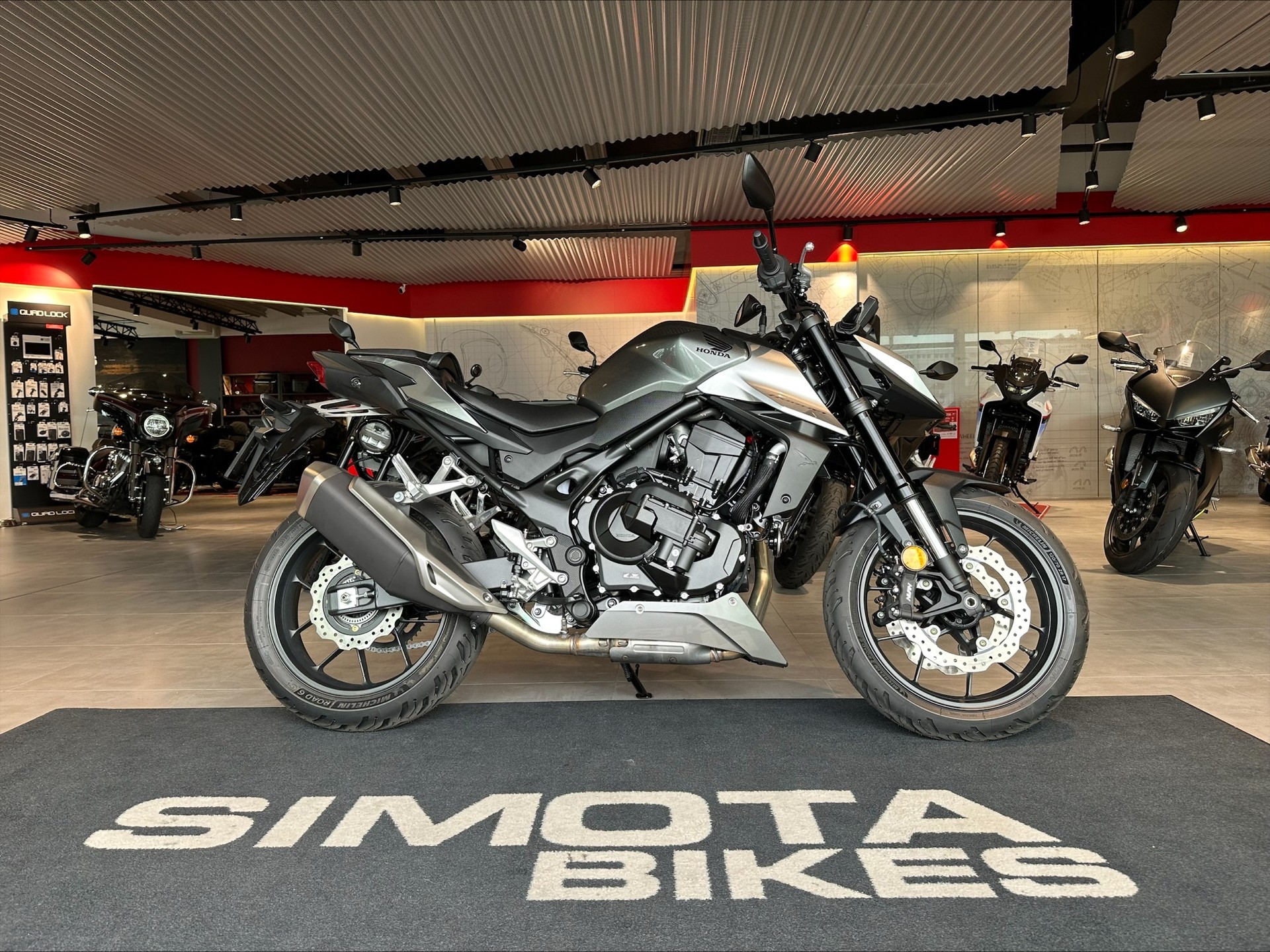 HONDA CB 750 Hornet-image-0