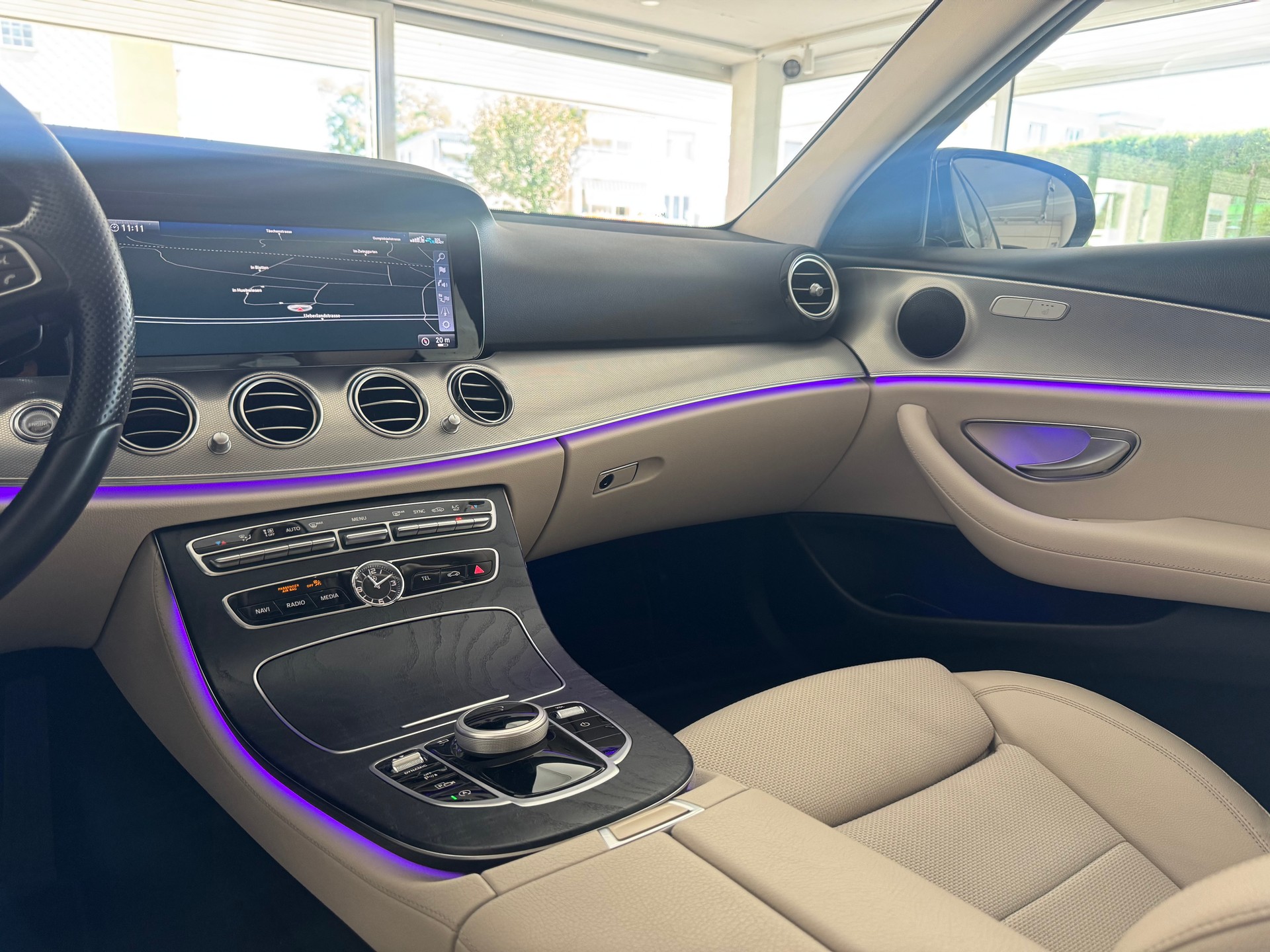 MERCEDES-BENZ E 220 d Exclusive 9G-Tronic-image-15