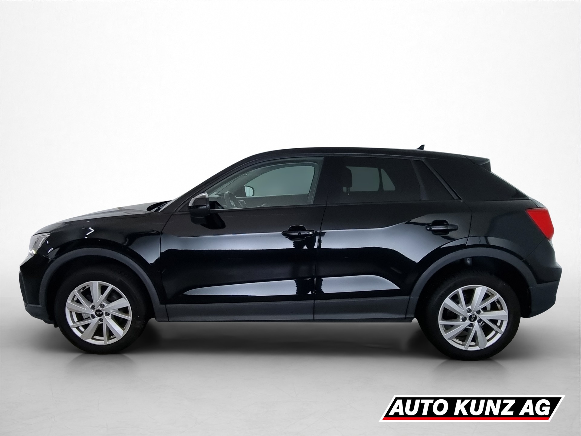 AUDI Q2 1.5 35 TFSI S-Tronic-showroom-element-2