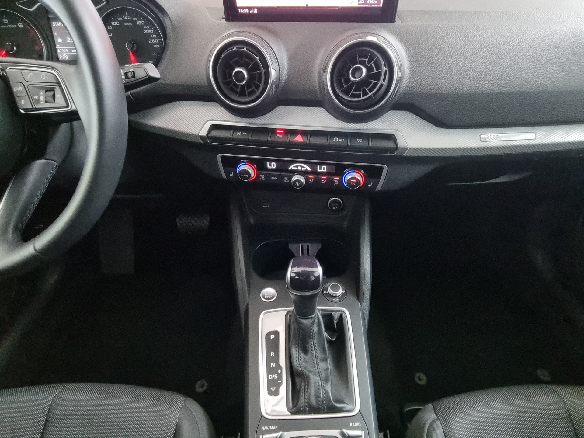 AUDI Q2 1.5 35 TFSI S-Tronic-image-9