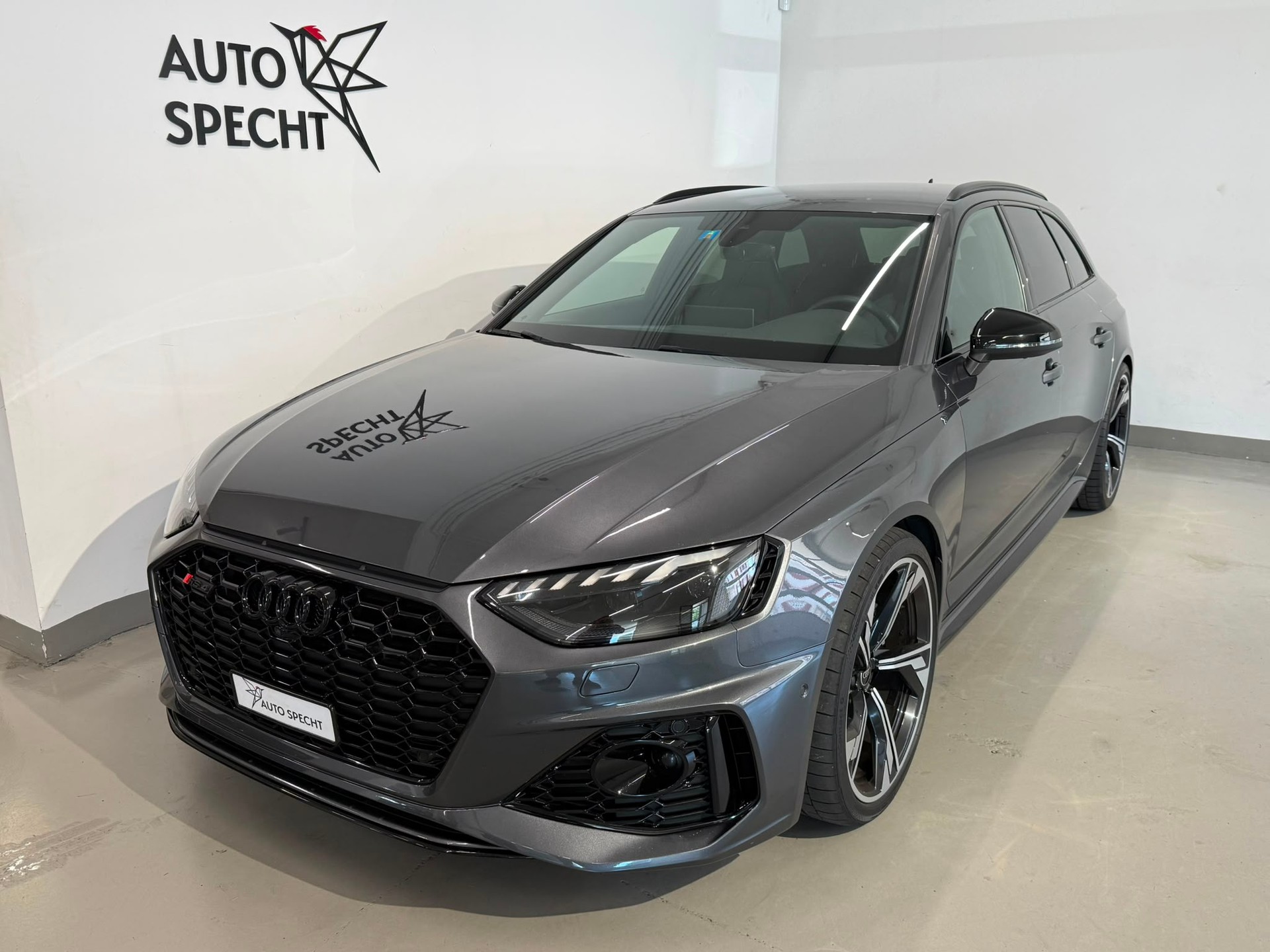 AUDI RS4 Avant quattro tiptronic