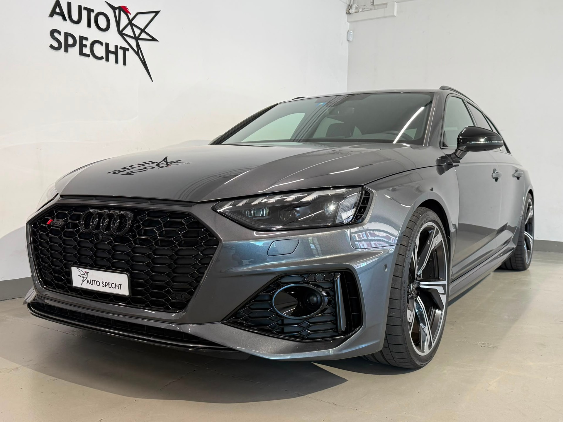 AUDI RS4 Avant quattro tiptronic-showroom-element-1